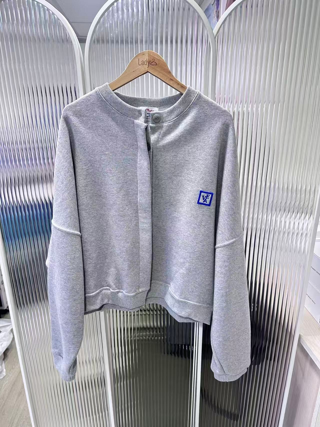 AA100 圓領帶扣衛衣