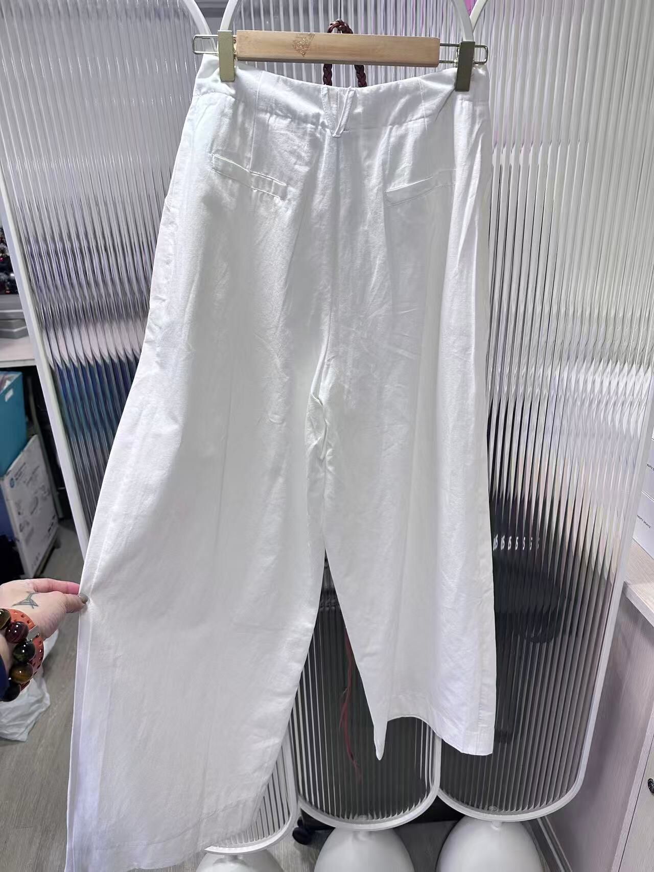 AA102 闊腳褲(白)