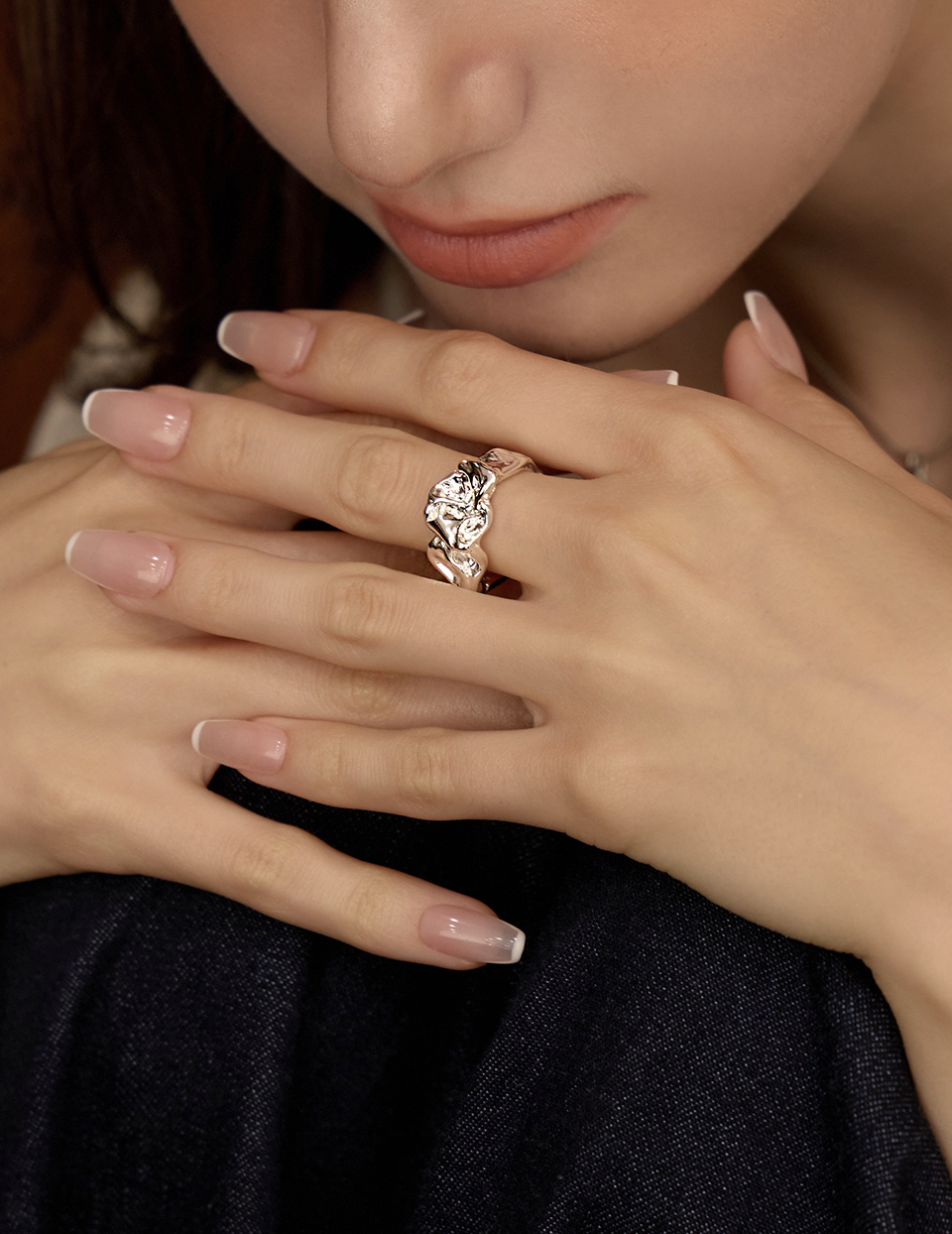 不規則抓皺紋路可調式戒指(銀)