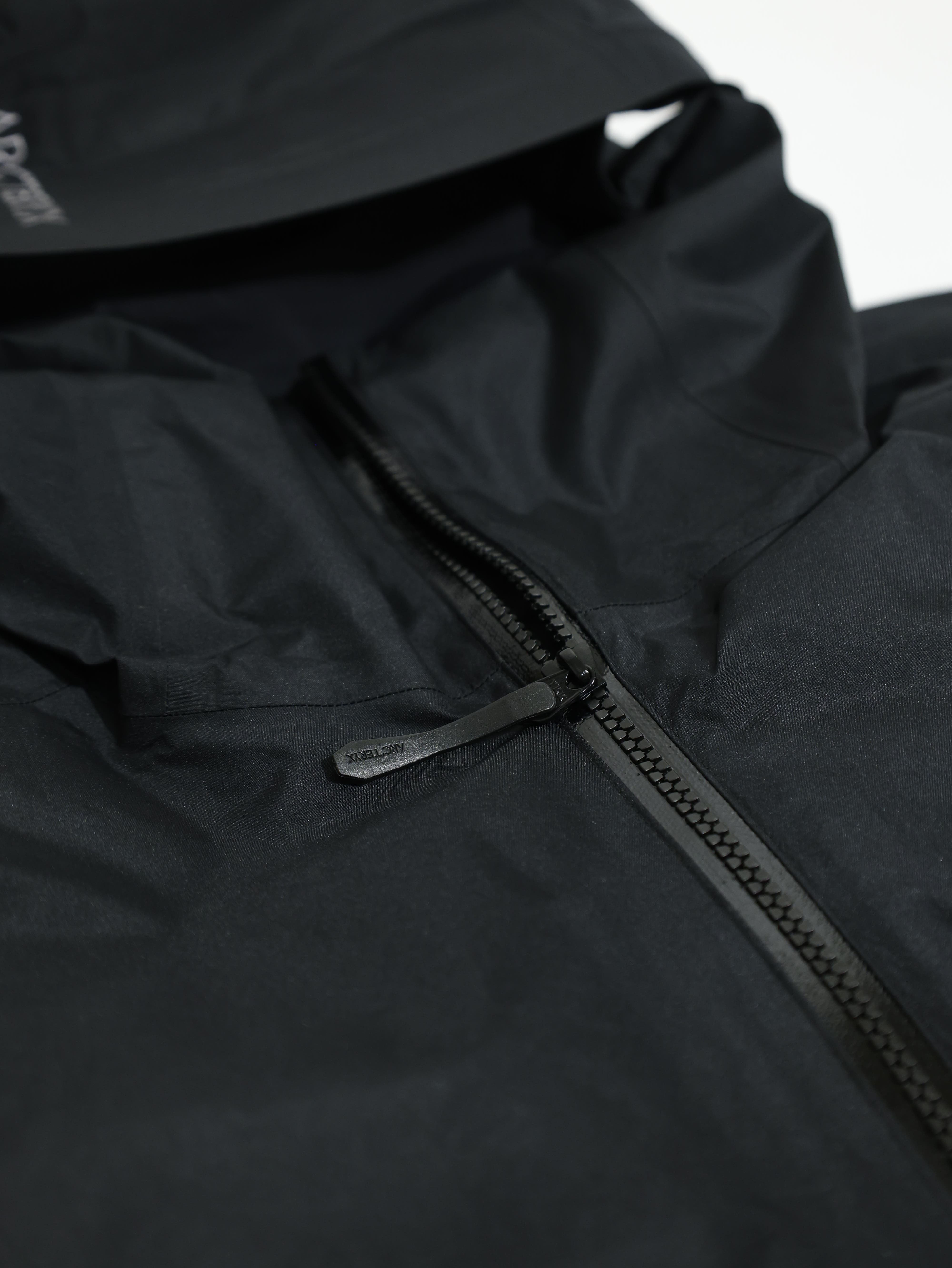 Arcteryx 始祖鳥 男 Solano 防風 化纖 連帽外套 X000010541