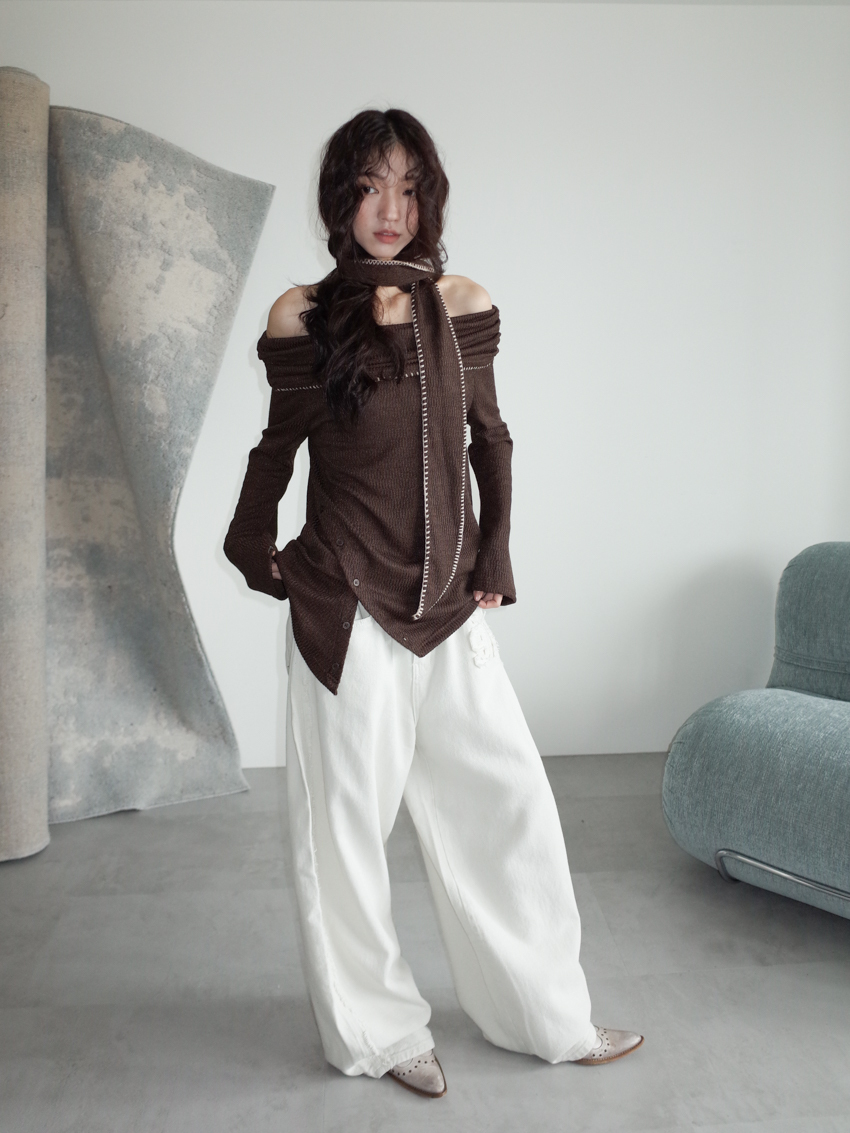 blanket stitch rib knit side button top with scarf