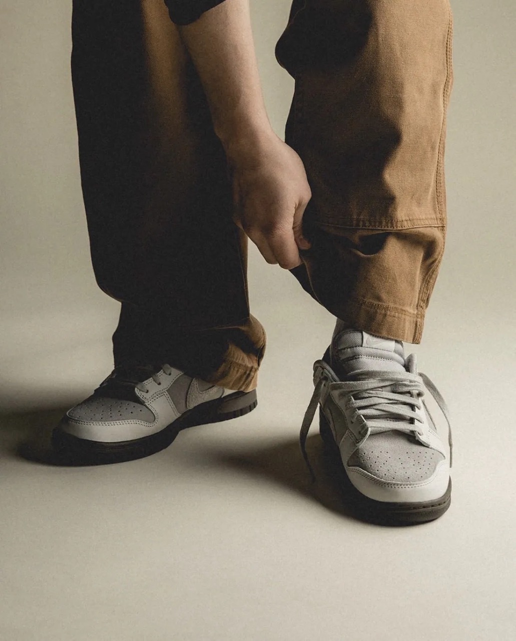 NIKE DUNK LOW 礦石灰 灰色 咖啡底 麂皮 男鞋 FD9746-001 / 預購