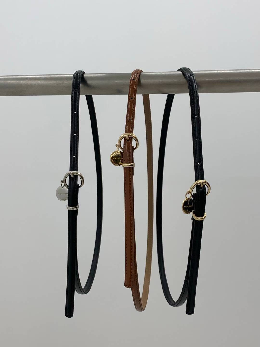 AY5203 圓扣Logo細皮帶 *特價* (充值購物金不適用)