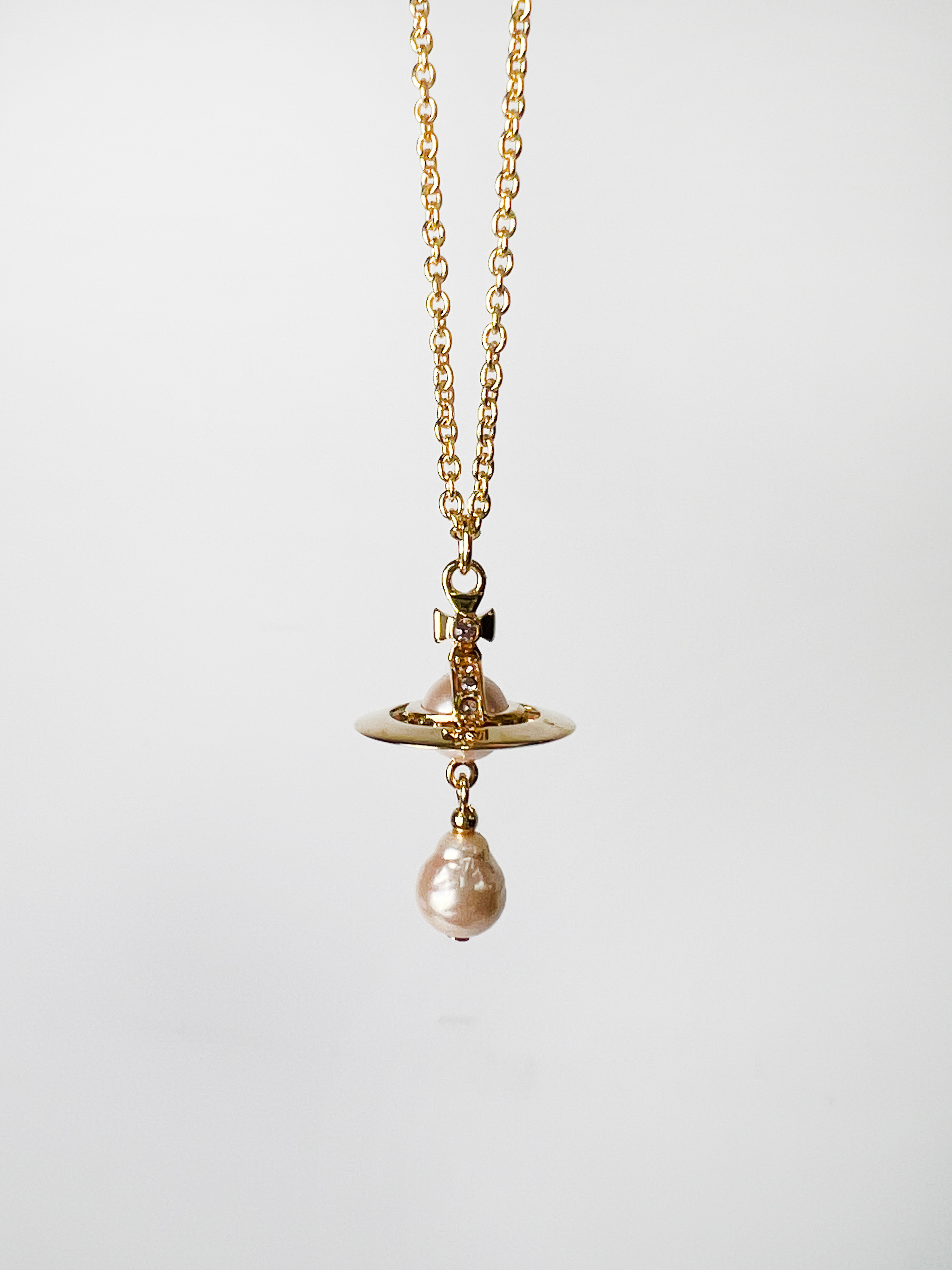 Vivienne Westwood 粉色星球項鍊【630203FA02R922R922】