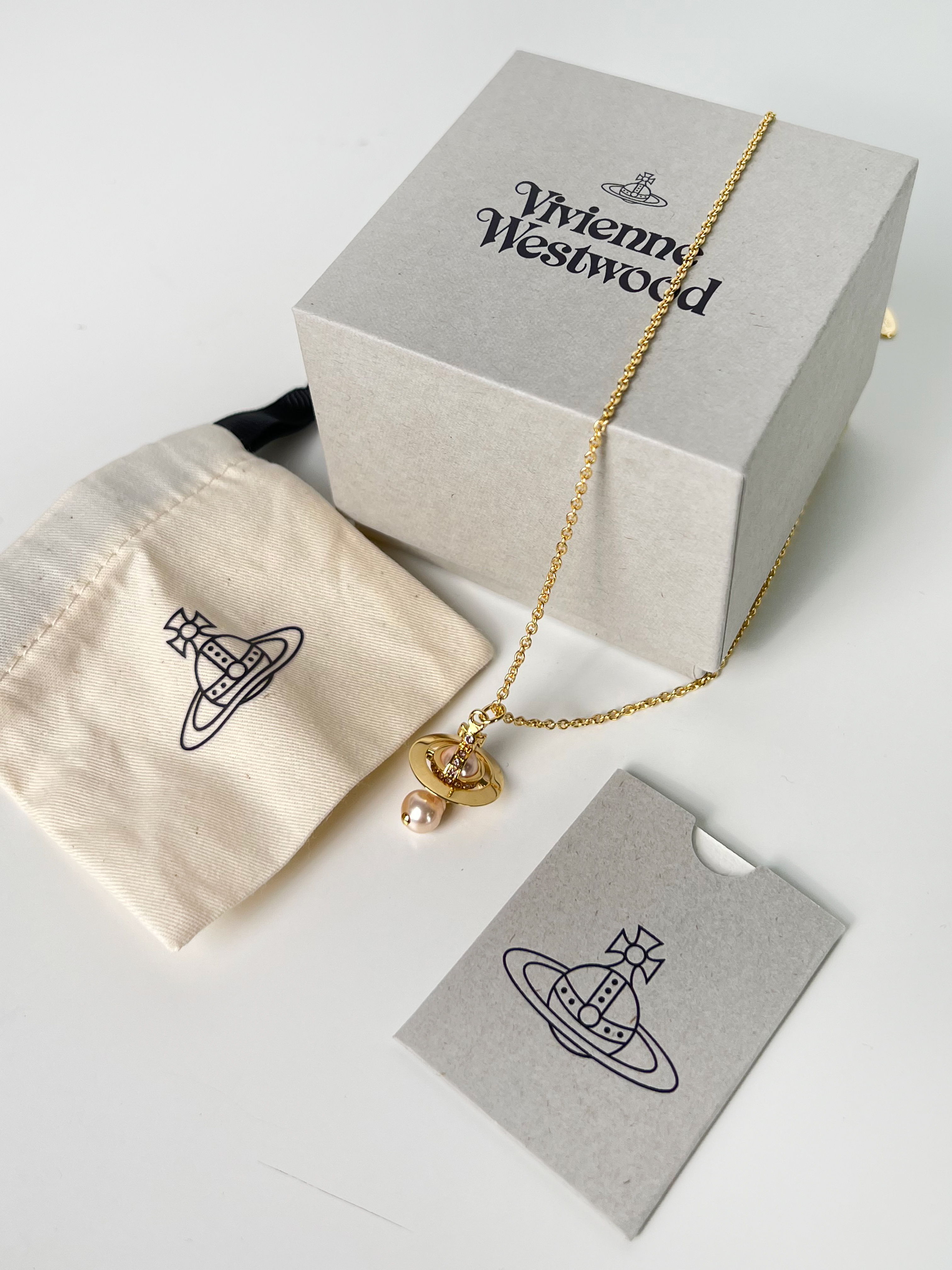 Vivienne Westwood 粉色星球項鍊【630203FA02R922R922】