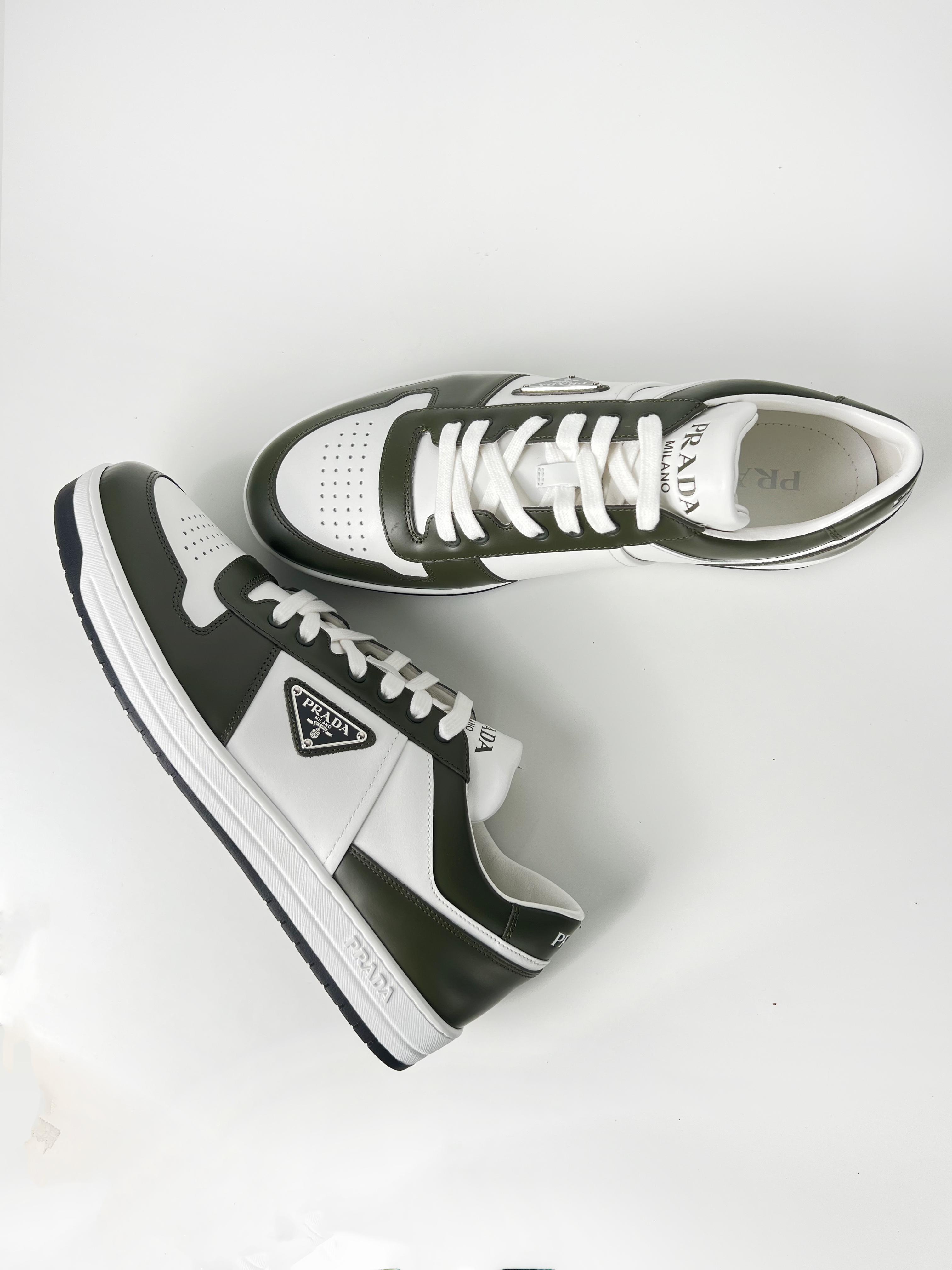 Prada Downtown Lace-up 休閒鞋【2EE364FD0033LOI】