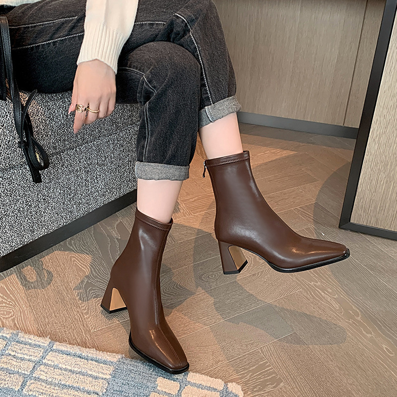 百搭必備! 方頭粗跟短靴(35-40)(黑/棕)