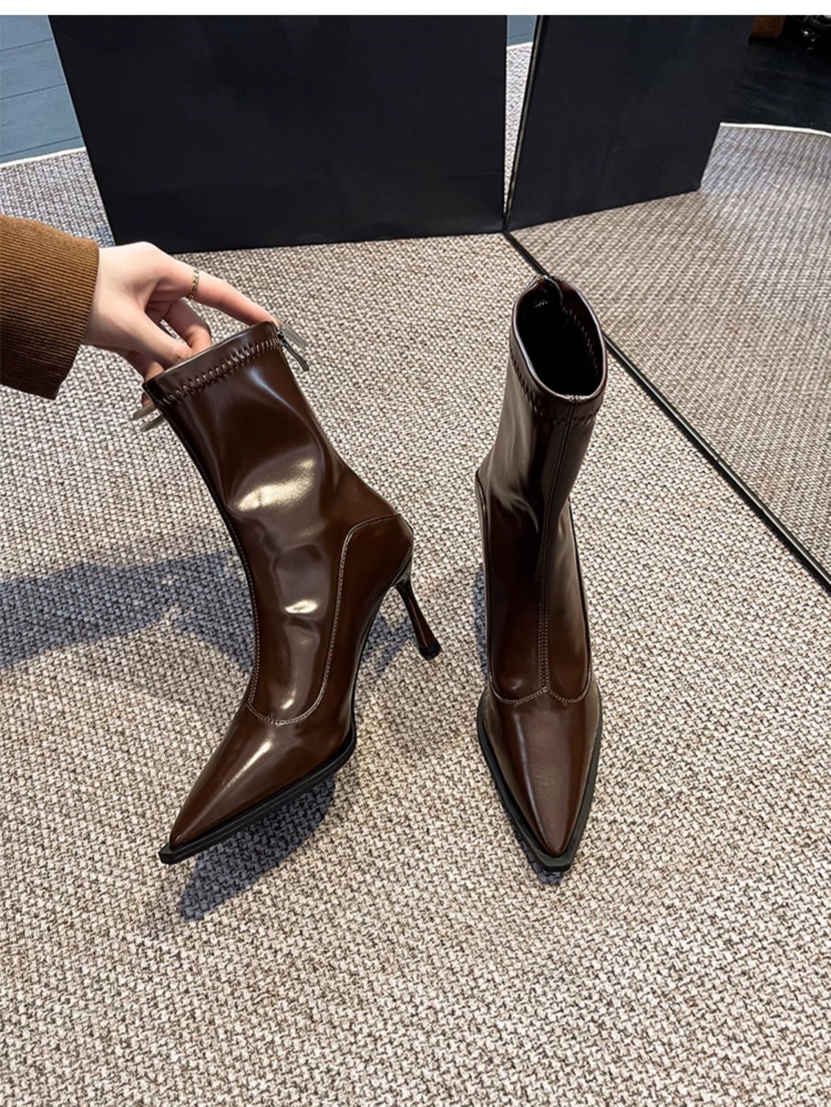 高級感 尖頭瘦瘦短靴(35-39)(黑/深咖)