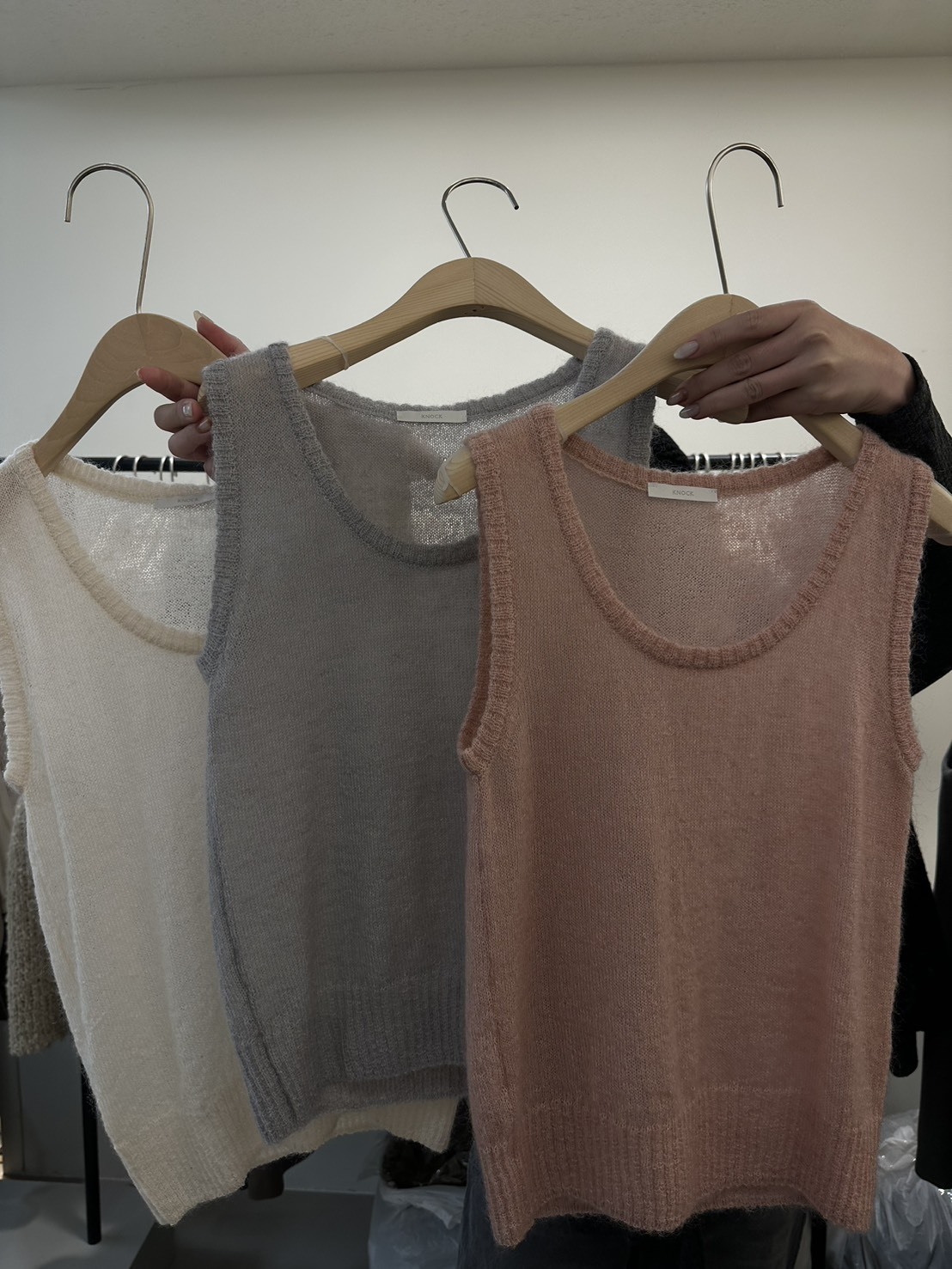 【韓國廠播】 A24 羊毛質感背心