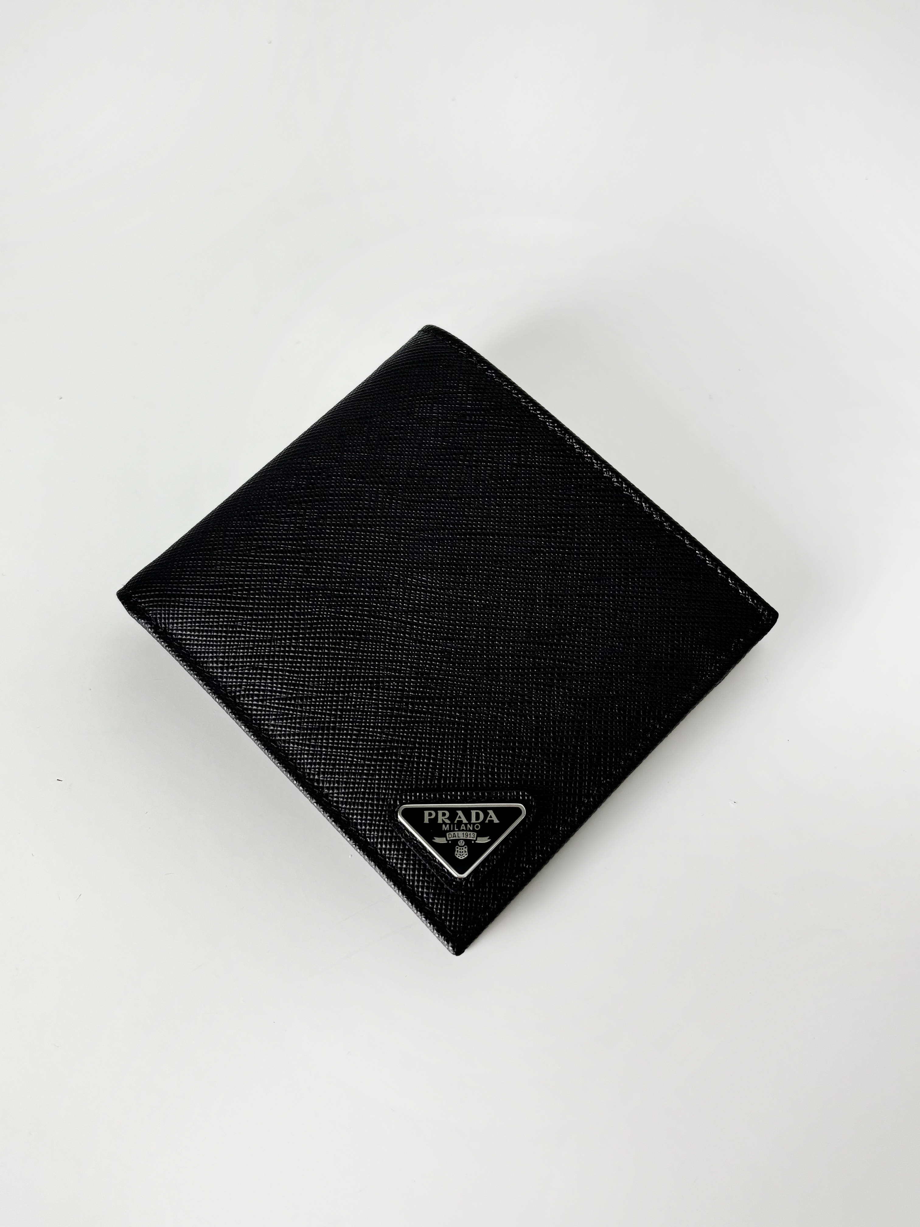 Prada Saffiano 八卡短夾【2MO513QHH】