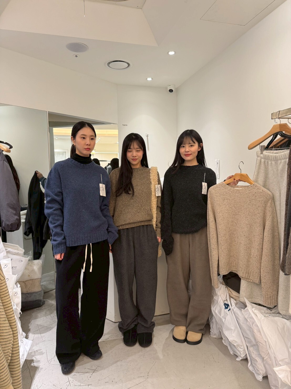 TT5208 雜色點點圓領針織毛衣