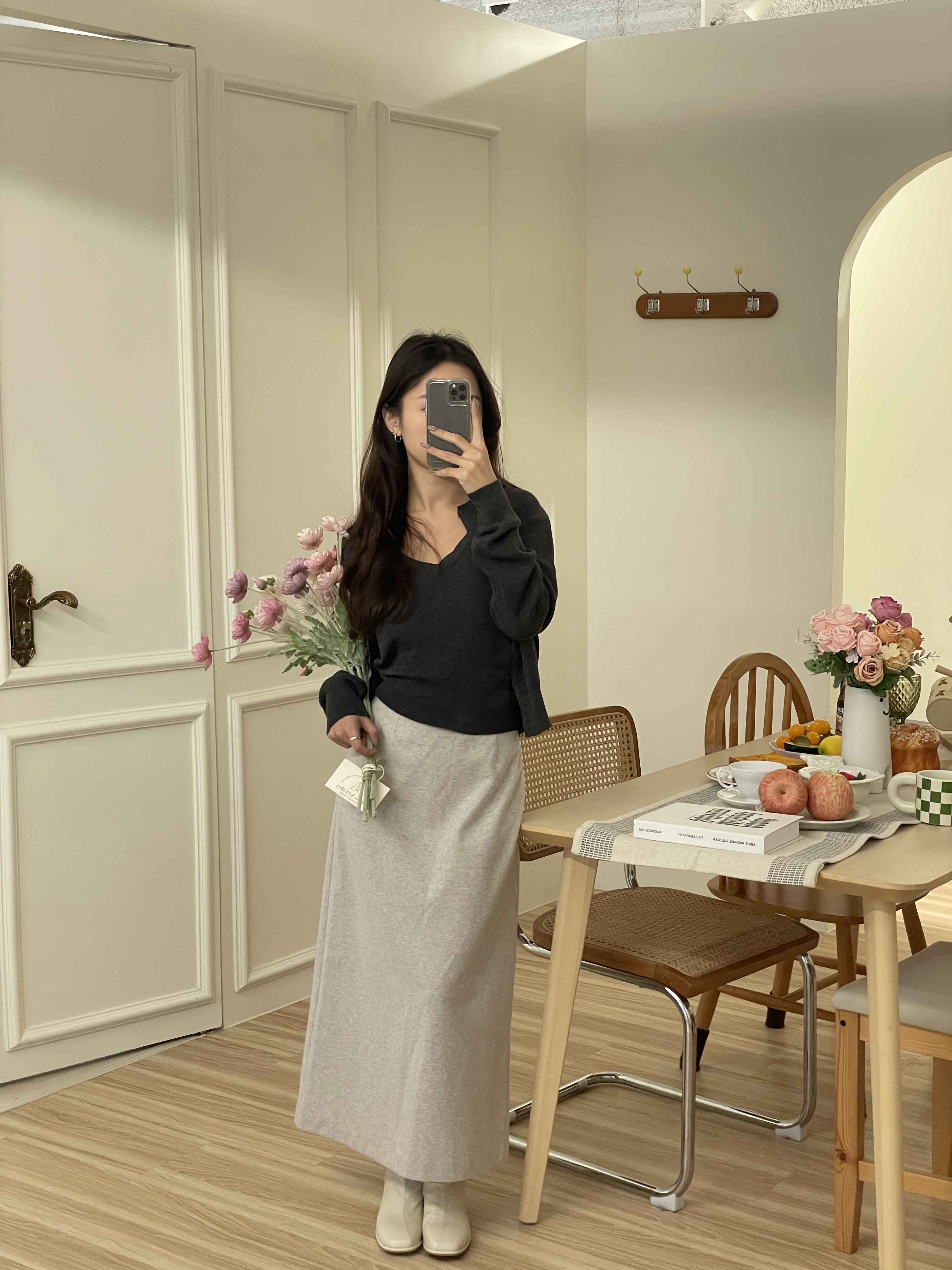 ᴋᴏʀᴇᴀ 🇰🇷 現貨 奶呼呼秋冬高腰長裙 後開岔!