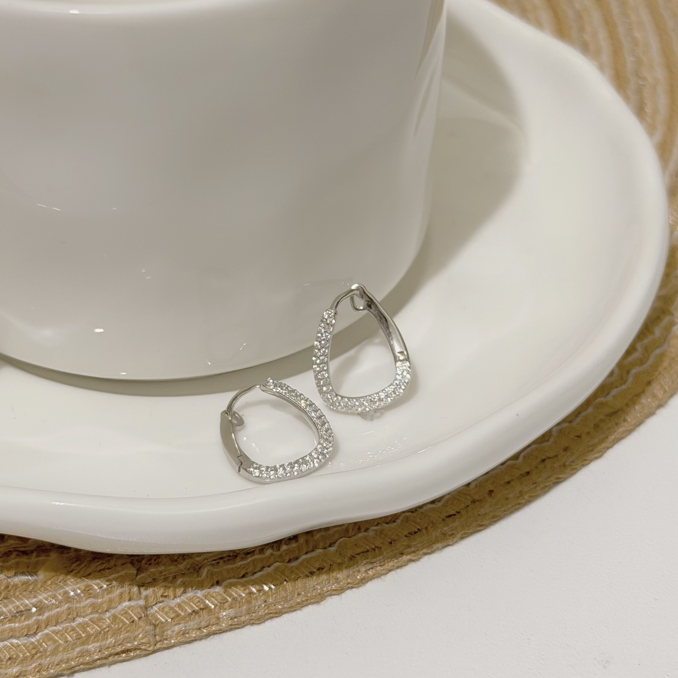 【輕奢】排鑽波浪大圈純銀易扣