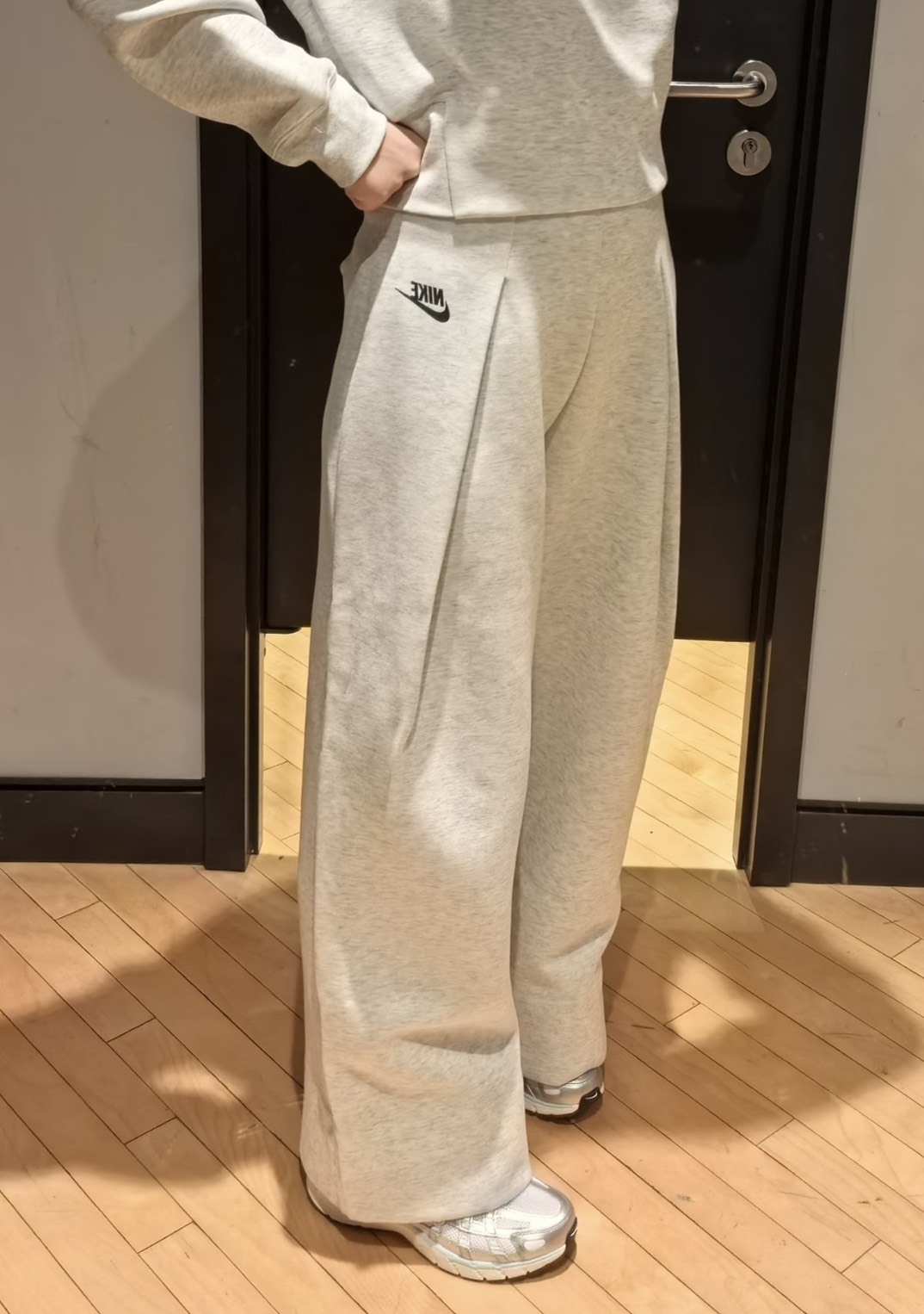 <海外限量神褲> NIKE Sportswear Tech Fleece 太空 皺褶 棉褲 神級版型 高級棉褲 女孩最愛