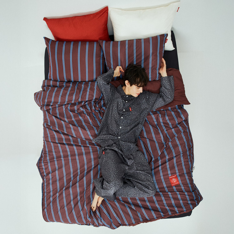 danceonthefloor | 不沾毛 雙面花色無縫羽絨被 （4種花色）