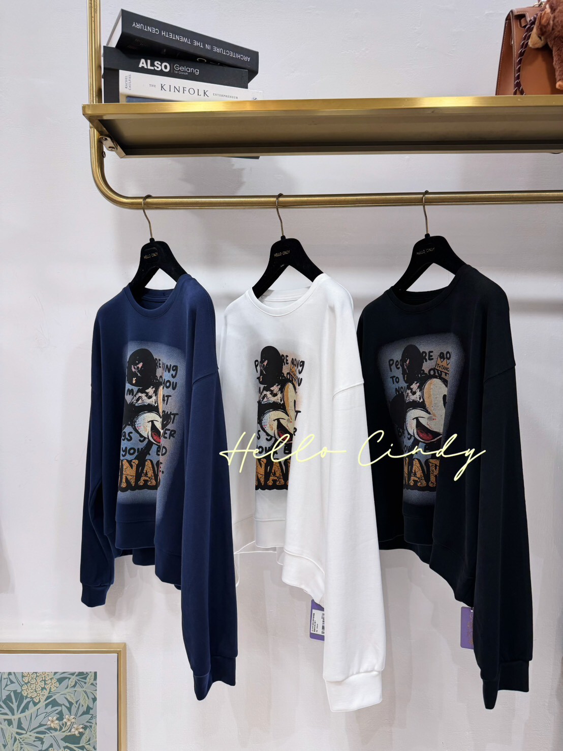 B11089 超百搭的微短版酷帥米奇大學T