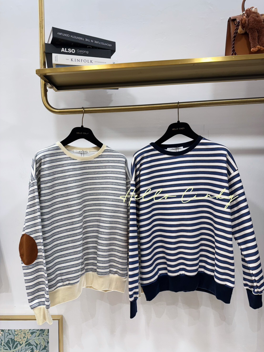 B11099 好好看又實穿的韓國撞色條紋鋪棉袖補釘大學T