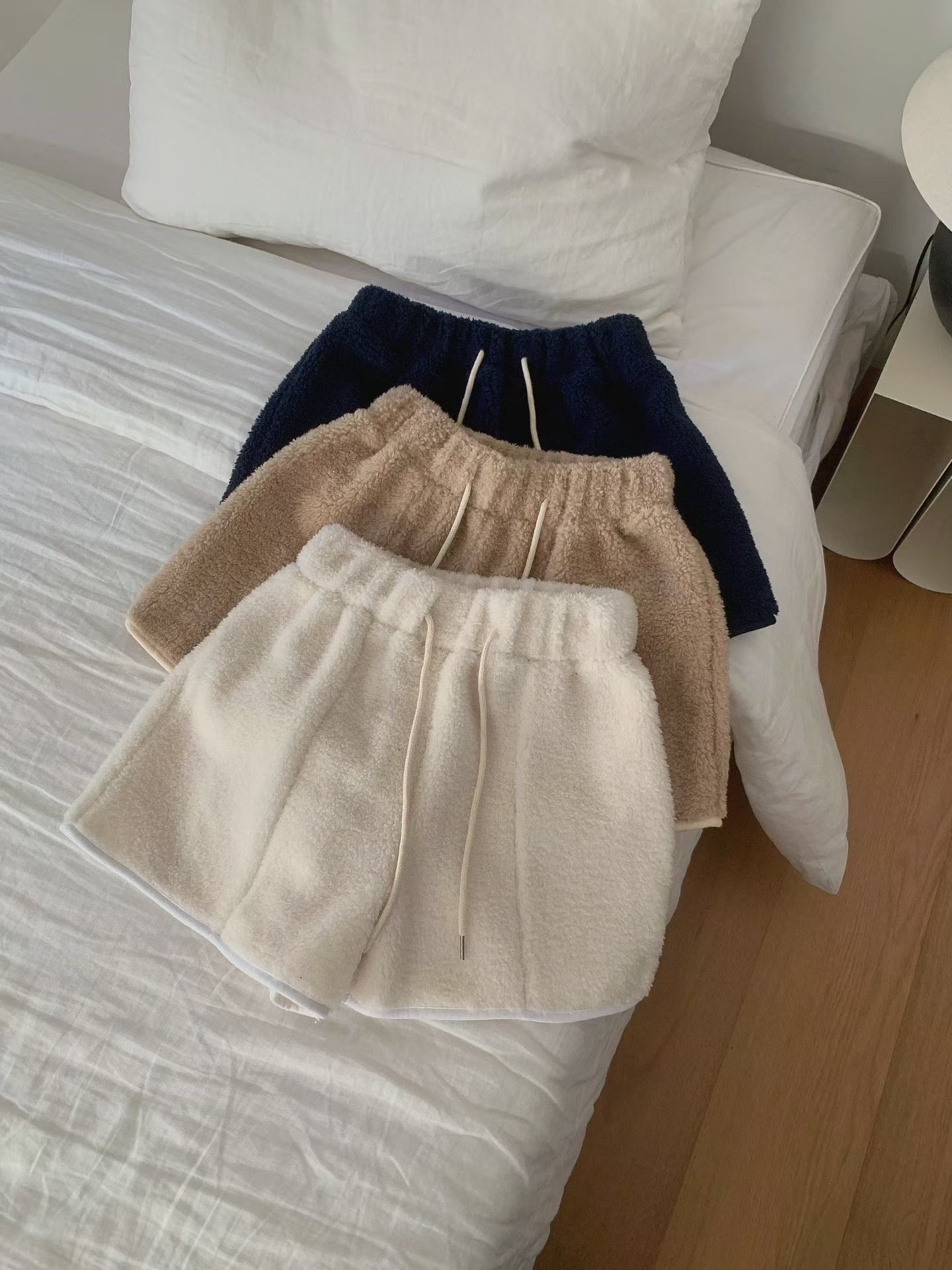 Fleece elastic short