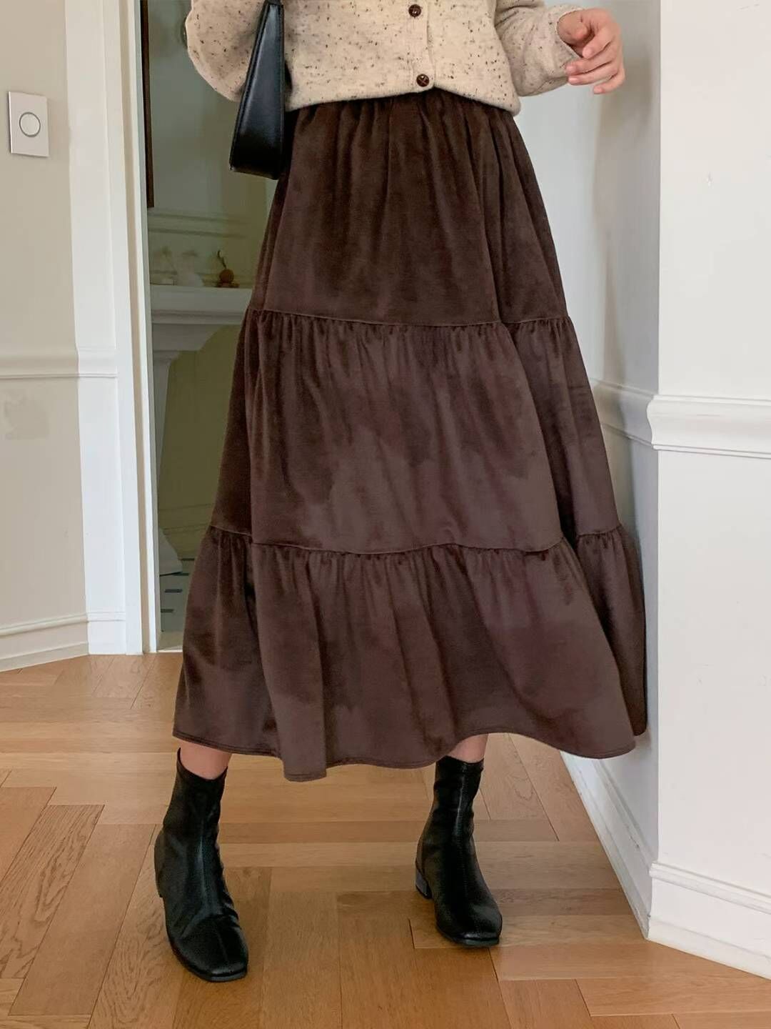 Velvet elastic skirt