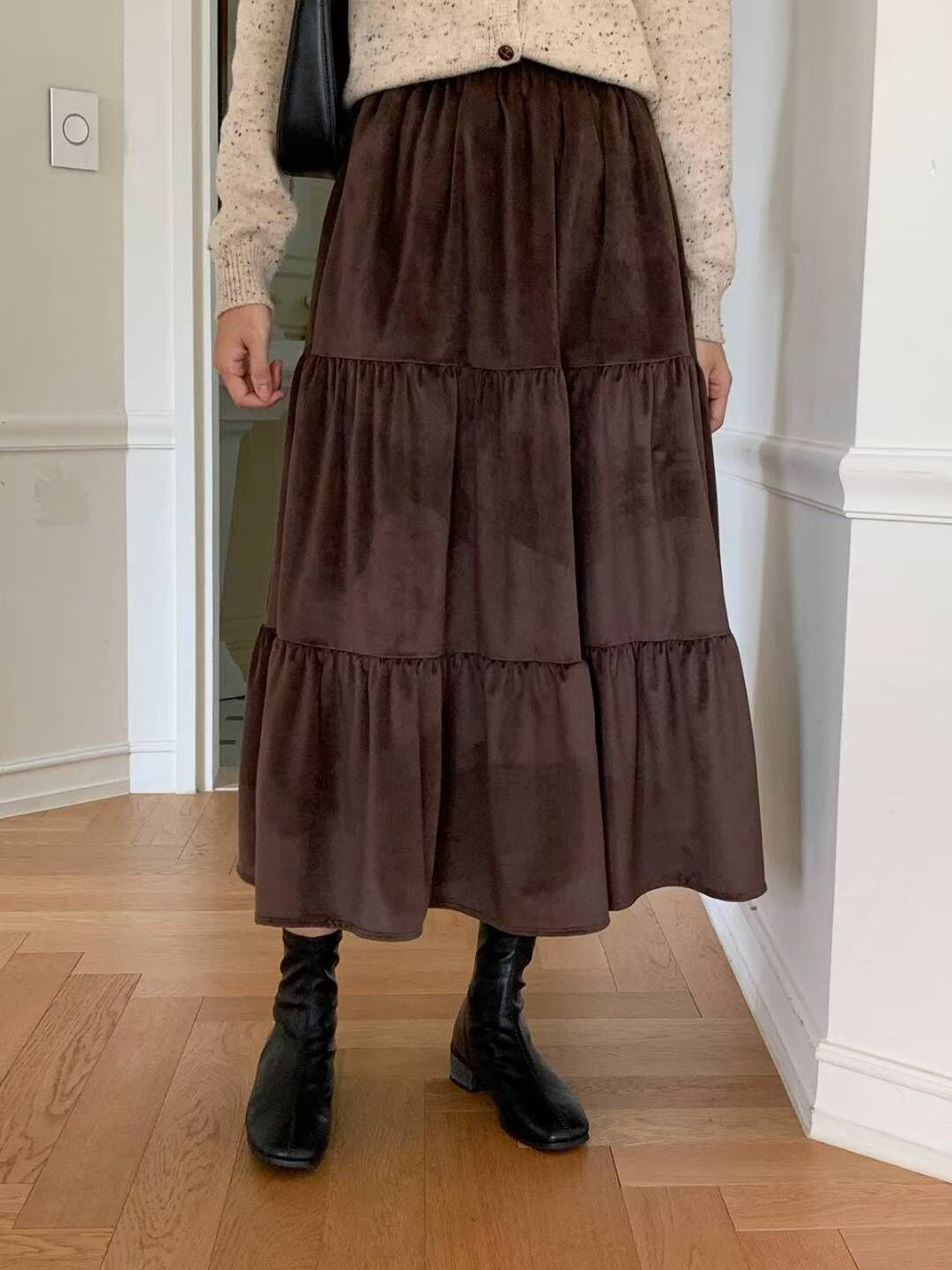 Velvet elastic skirt