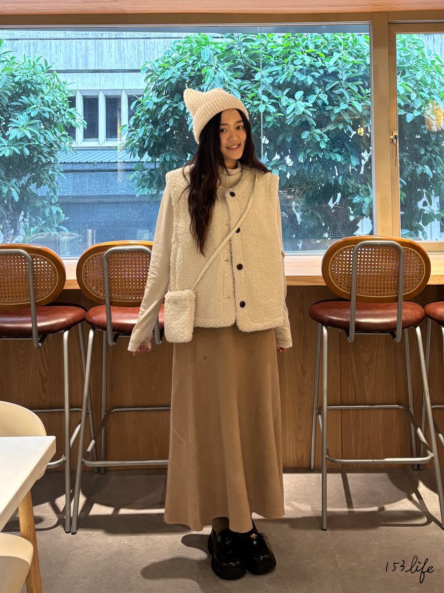 |現貨|百搭泰迪柔軟羊羔毛背心附包包(2色)