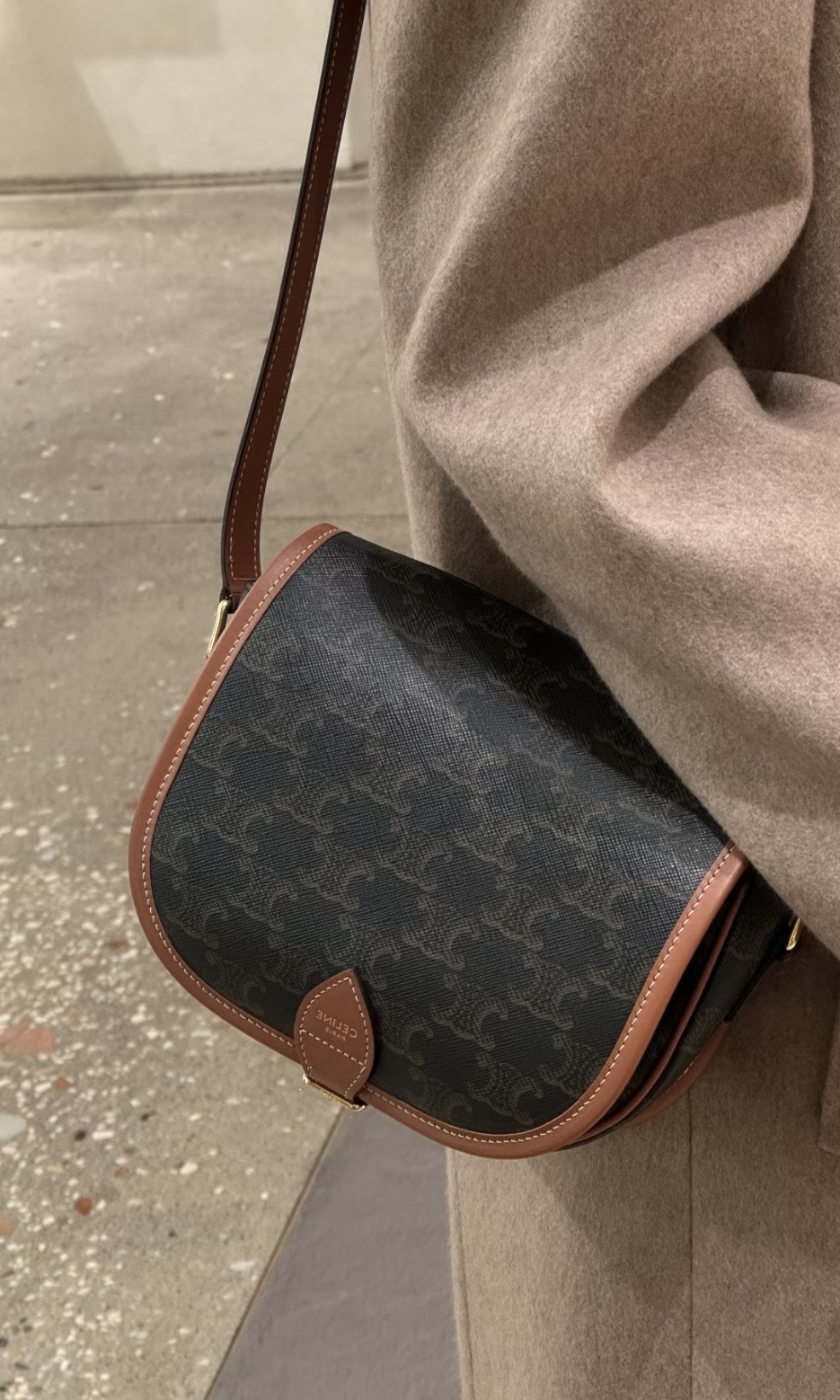 CELINE medium Folco 黑色老花馬鞍包 中號