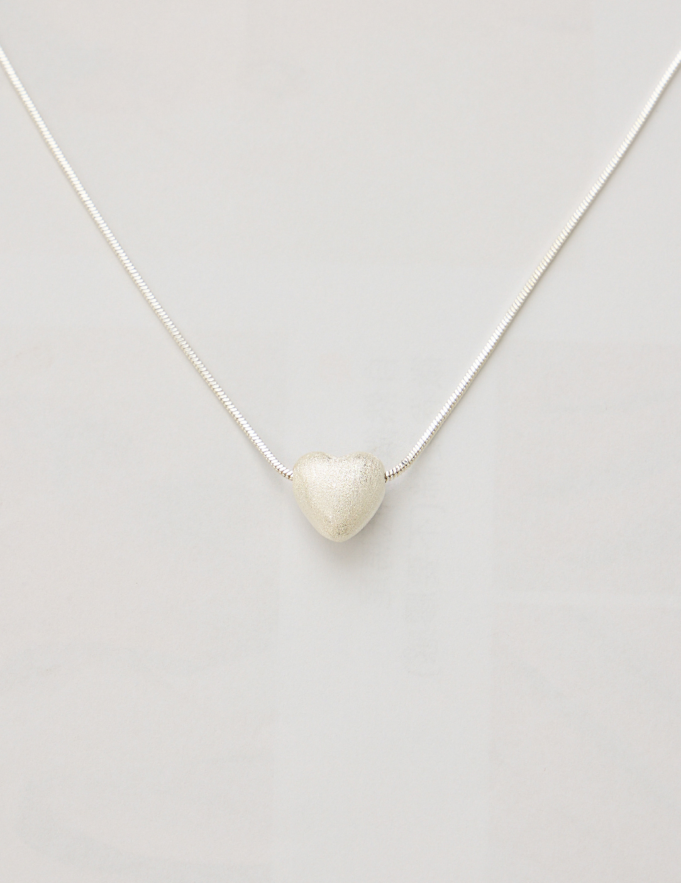 閃爍霧面愛心項鍊