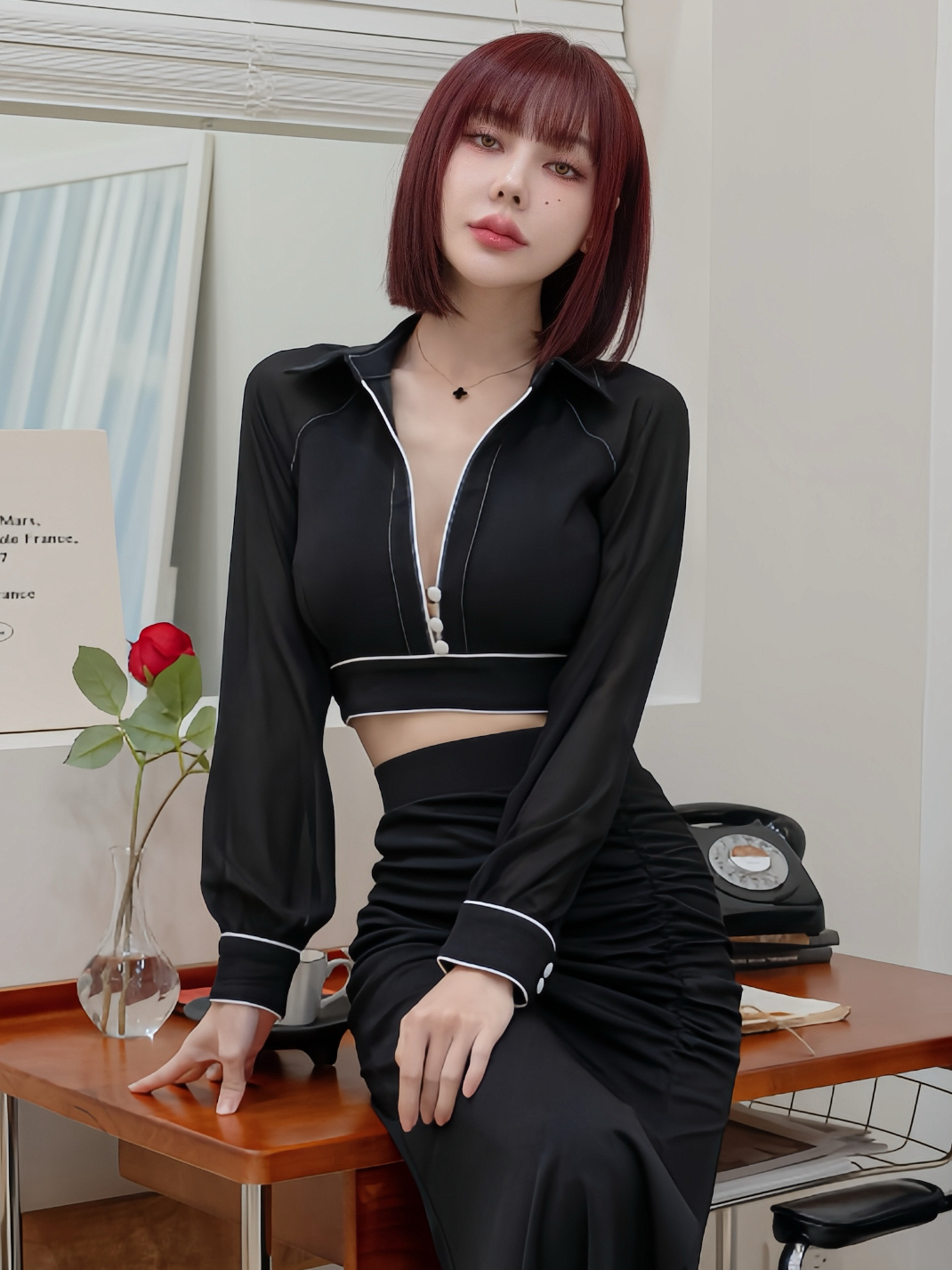 🤍撞色滾邊開胸襯衫泡袖上衣（黑色均碼）