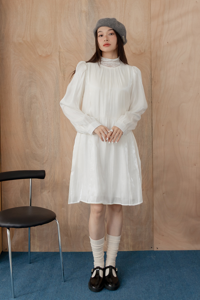 輕柔珠光抓皺短洋裝