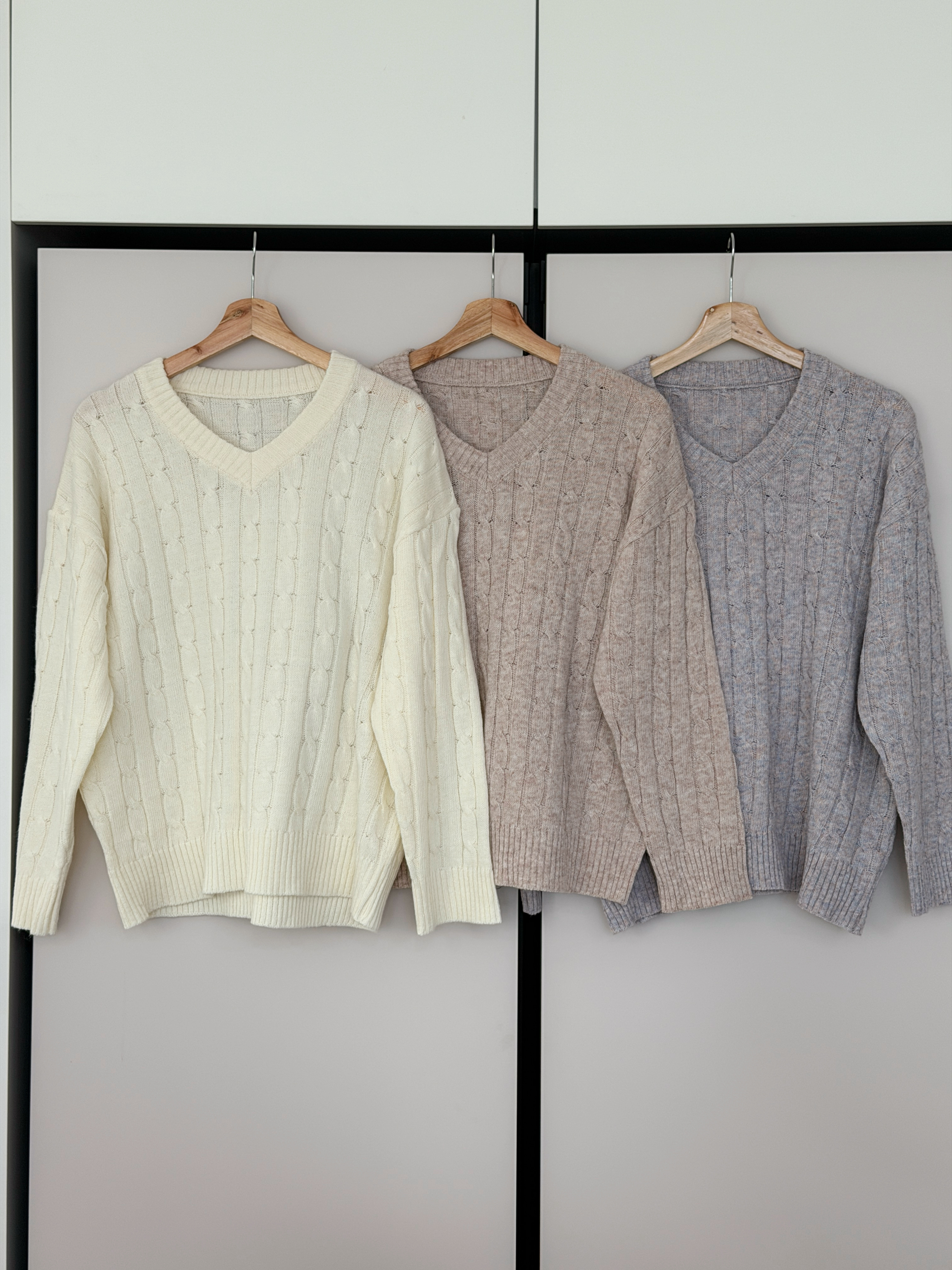 KR371 秋冬百搭V領麻花冷衫-3色