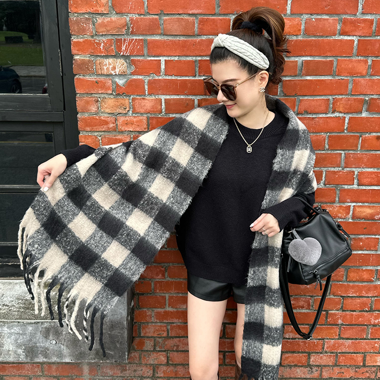 格紋流蘇圍巾