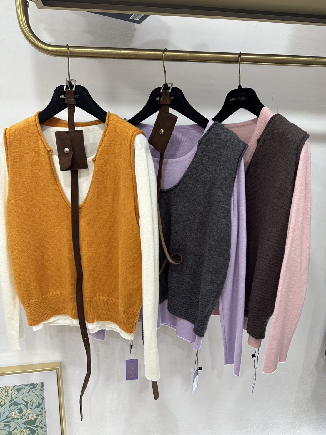 B11102真兩件式羊絨撞色針織上衣+背心組（附腰帶)