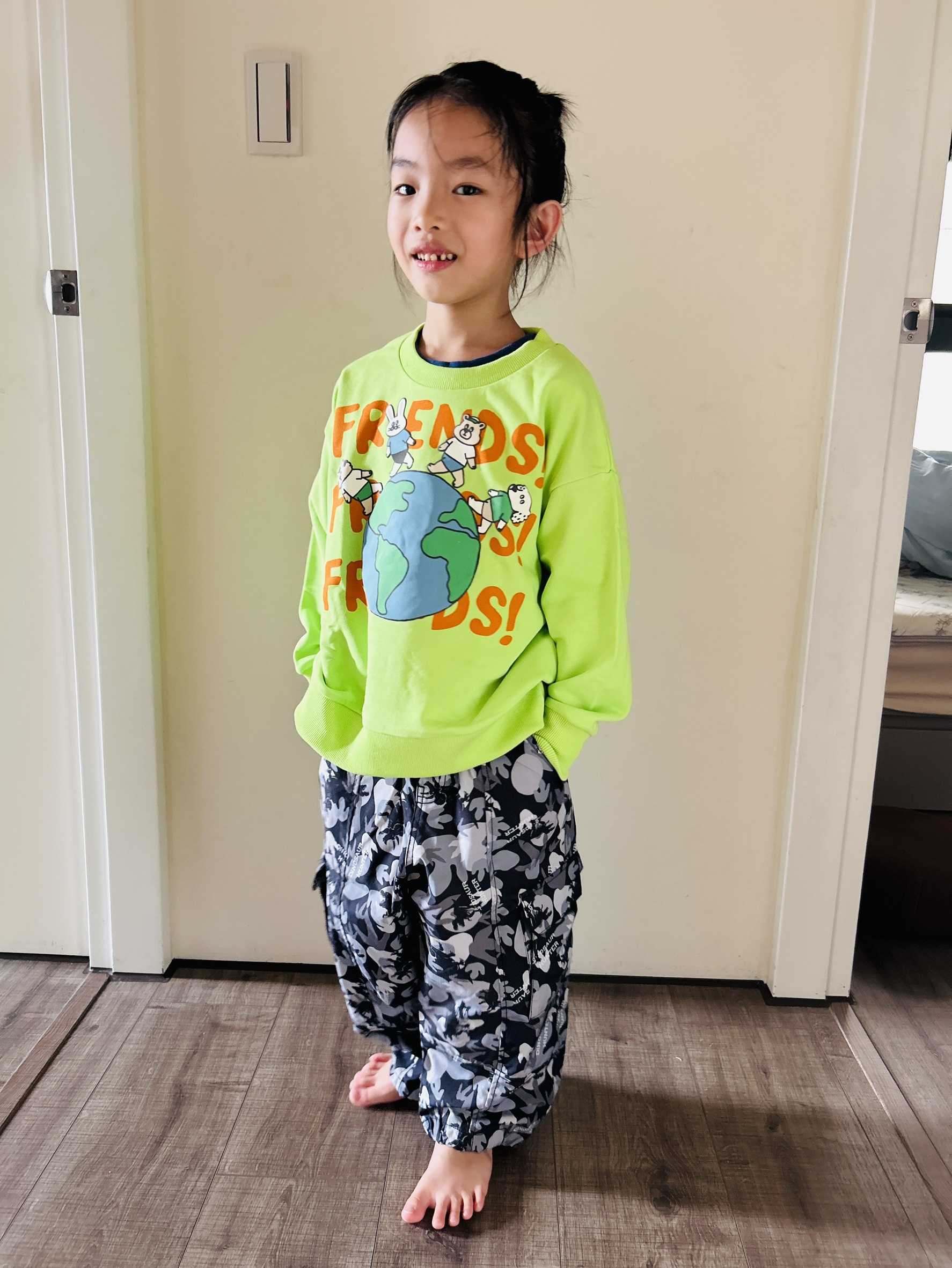 日本 Dream In Love 好友地球村 春秋款長袖上衣 (萊姆色，120) DL25AU029