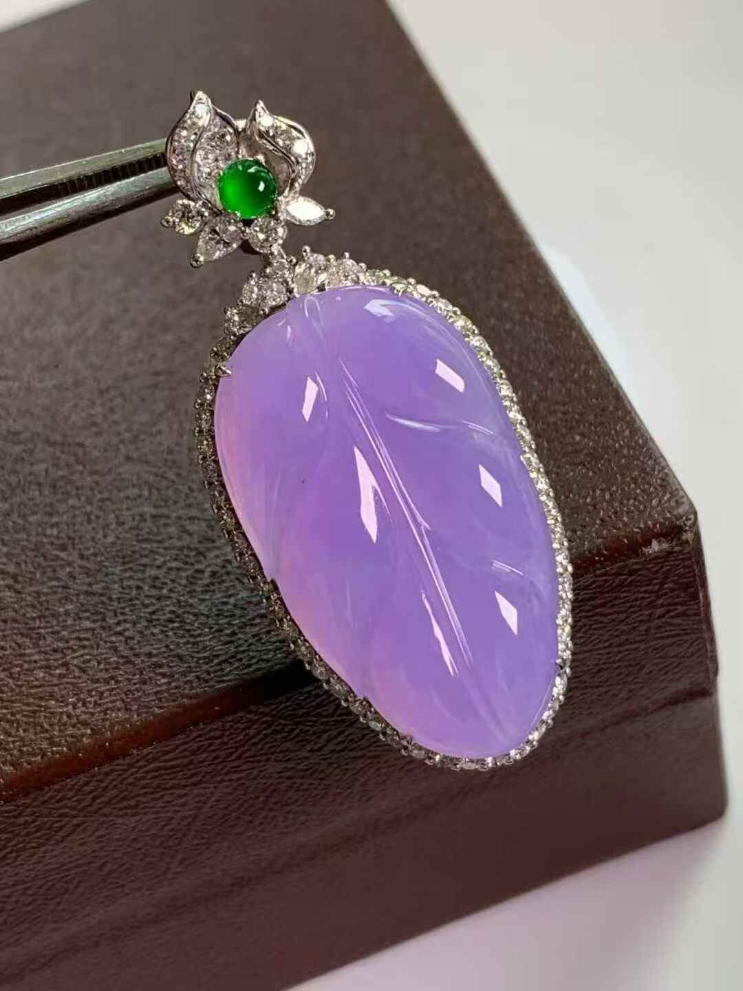 116352 翡翠紫羅蘭玉葉吊墜