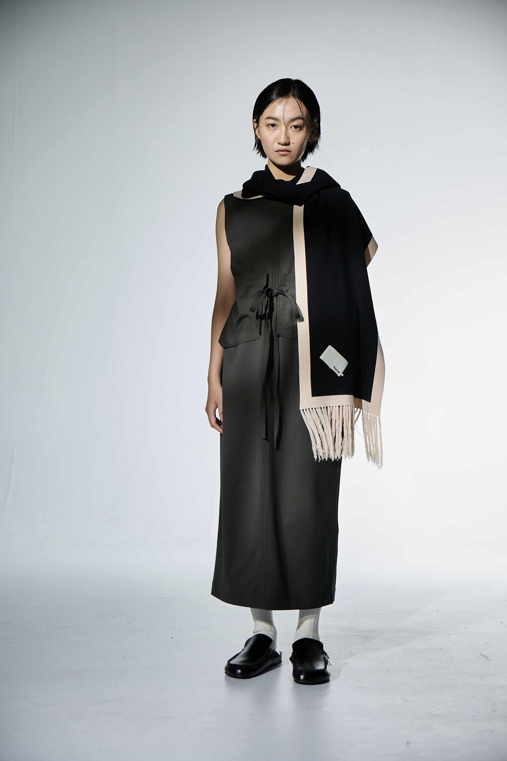 大口袋無袖洋裝