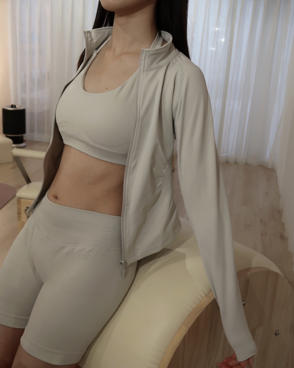 Nagini jacket 收腰拉鍊外套 / 冷米灰色