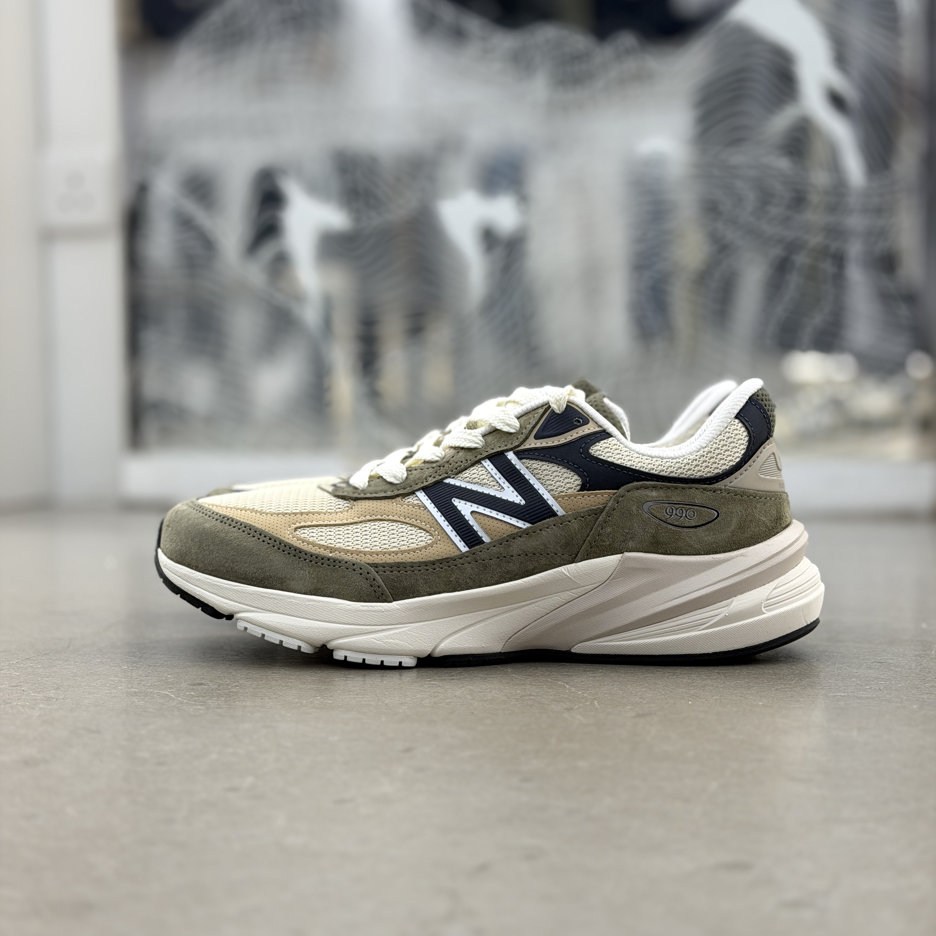 New Balance U990WO6