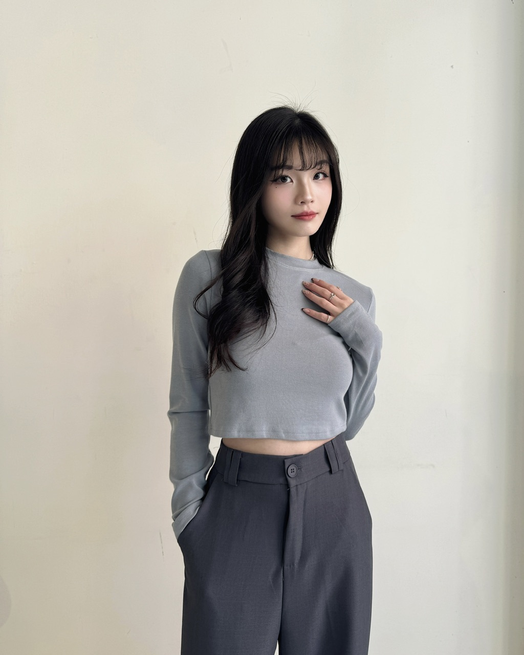 超親膚包色素面短版上衣-0955