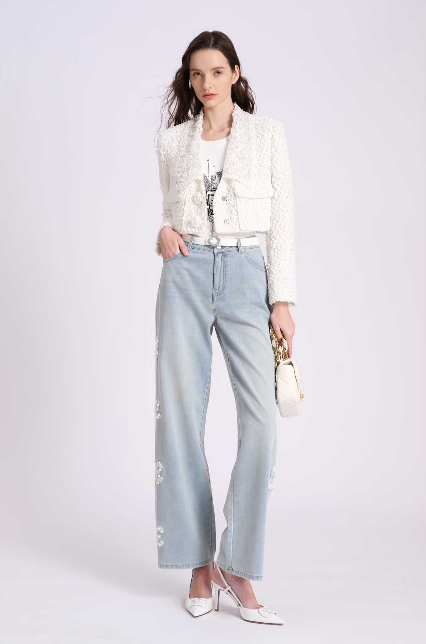 BD15052D1 純白名伶立體玫瑰扣小香短版外套