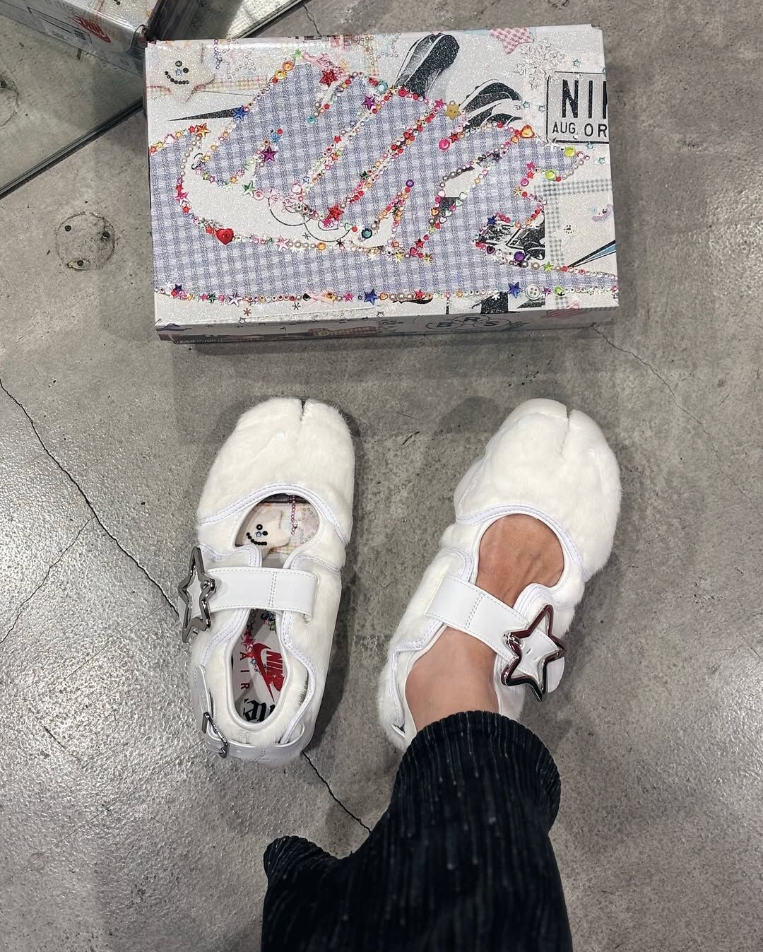 Nike Air Rift 日本限定 冬日雪白 毛絨 星星 瑪莉珍 忍者鞋 分趾鞋 IM6693-111