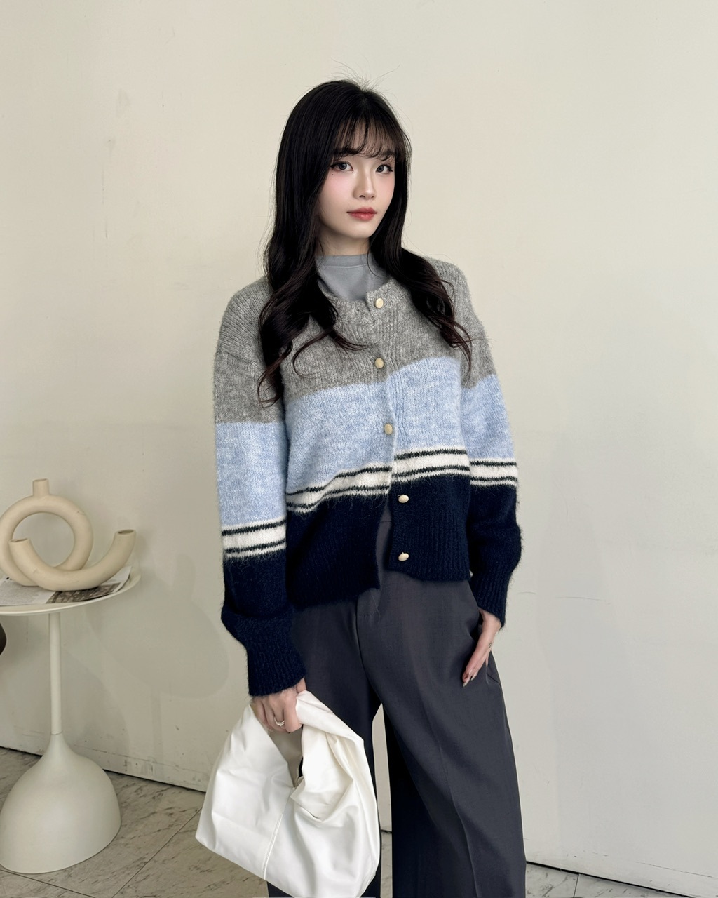 三色鈕扣撞色針織上衣-3669