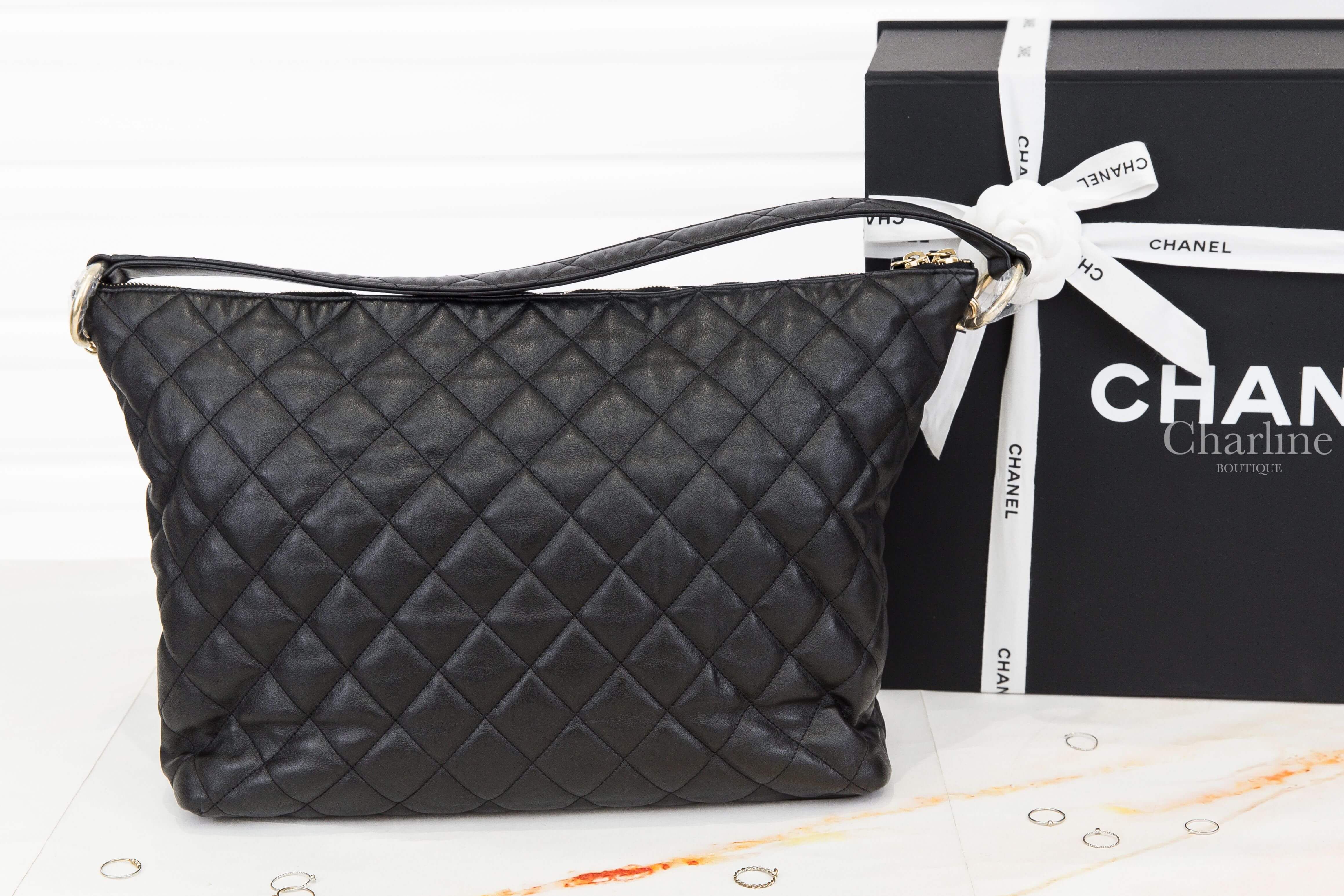 Chanel Maxi Hobo Handbag 黑色金CC酒紅內裡特大型小牛皮菱格紋手提肩背包-Charline Boutique 精品代購