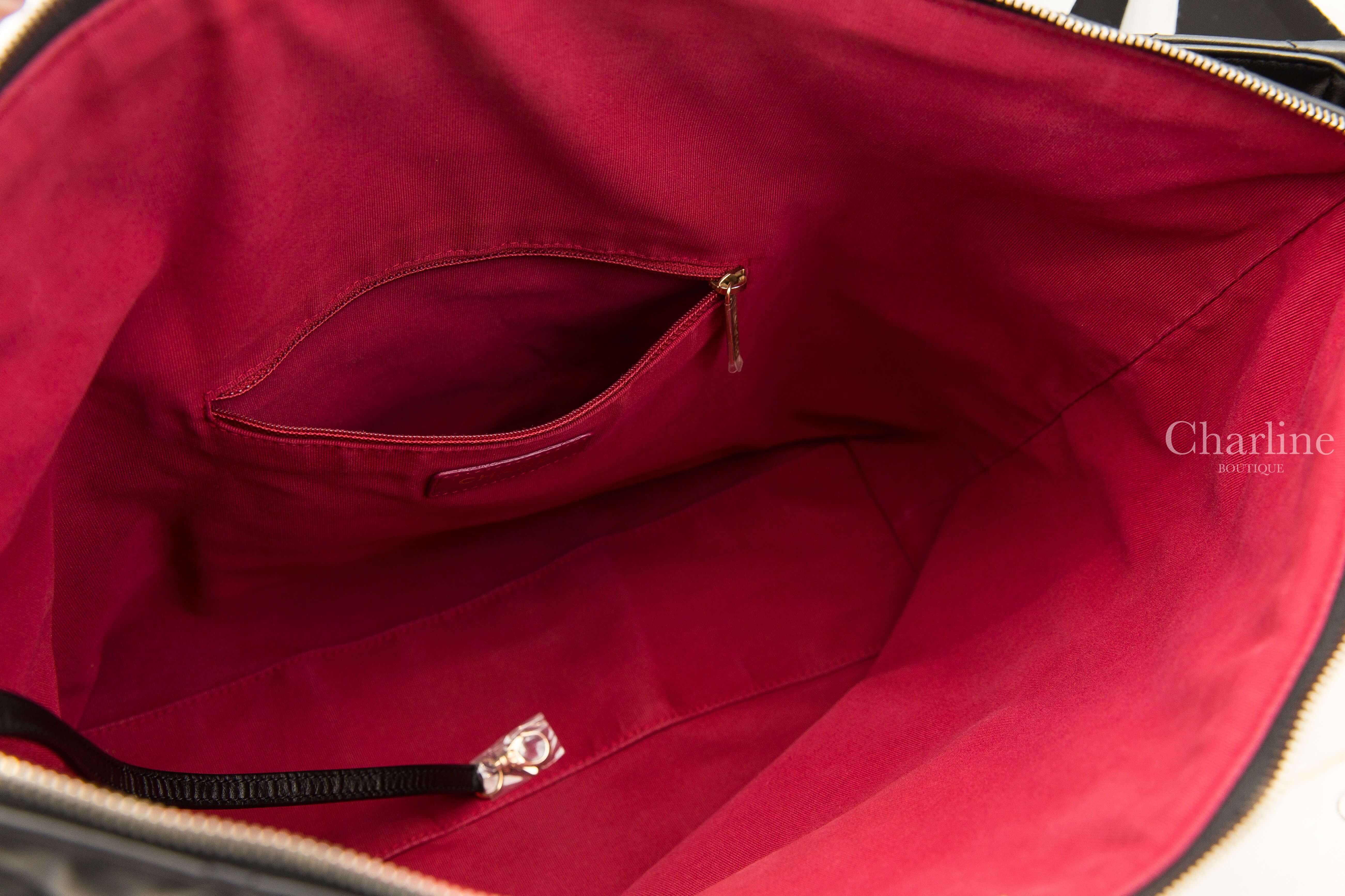 Chanel Maxi Hobo Handbag 黑色金CC酒紅內裡特大型小牛皮菱格紋手提肩背包-Charline Boutique 精品代購