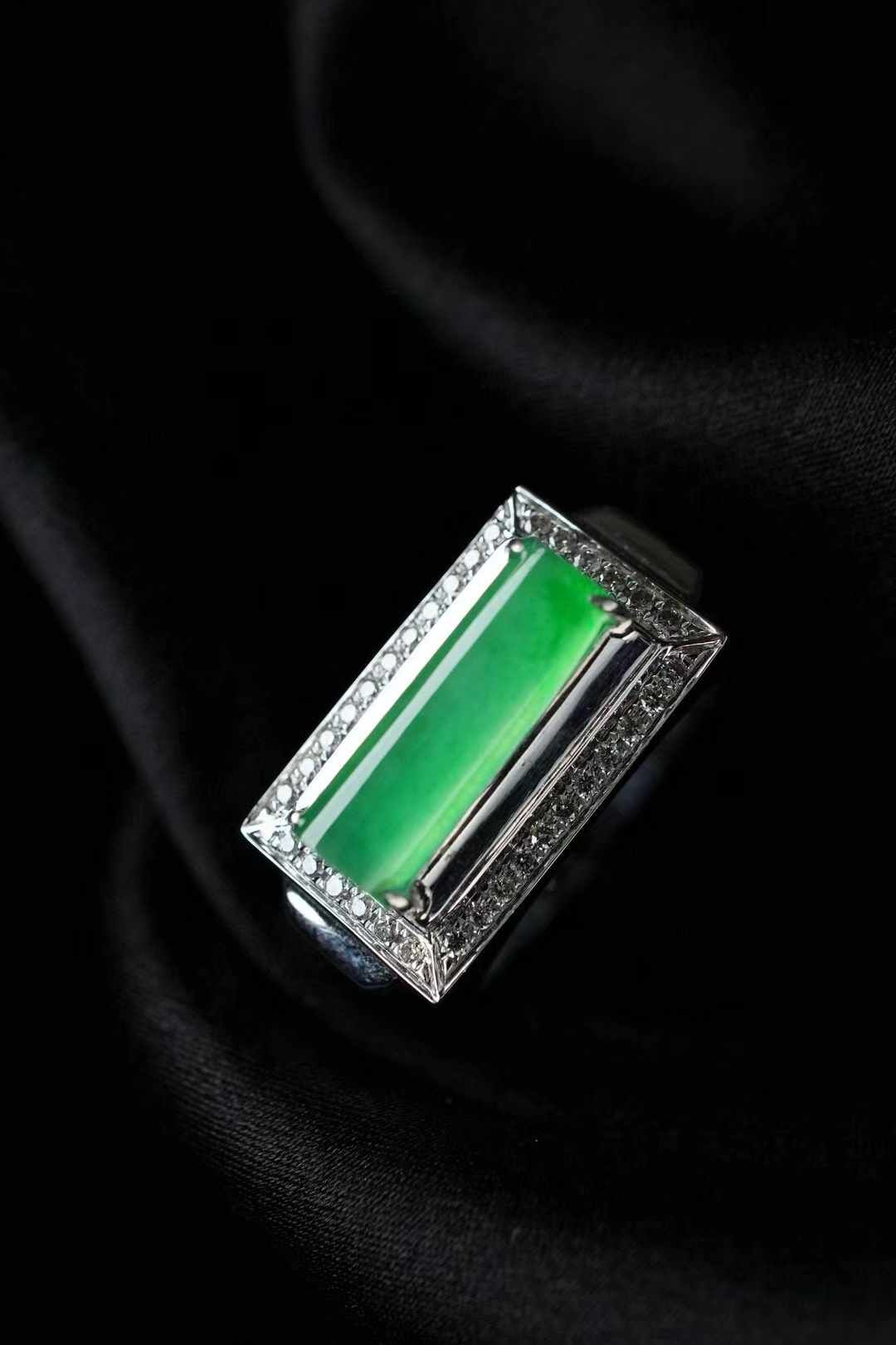 116845 翡翠高冰陽綠馬鞍戒