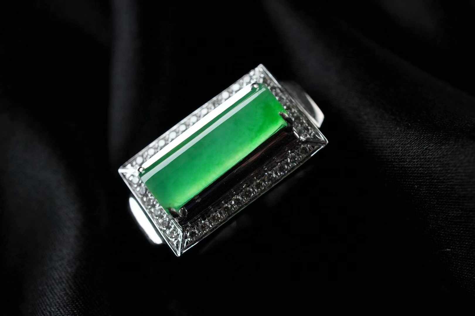 翡翠高冰陽綠馬鞍戒,天然翡翠A玉, 緬甸玉, Jade, Jadeite