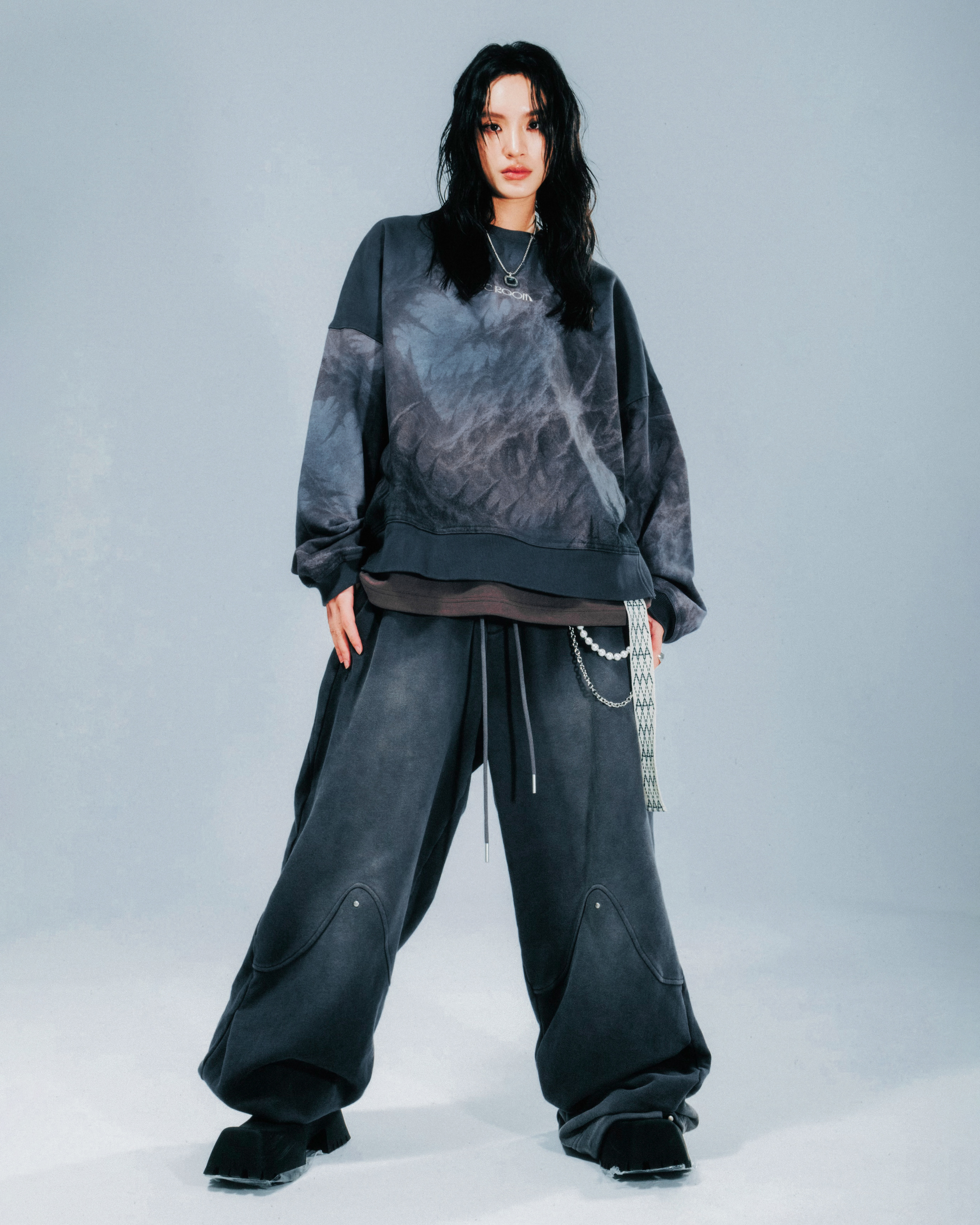 THORN WASHED LOGO CREWNECK - WASHED GREY