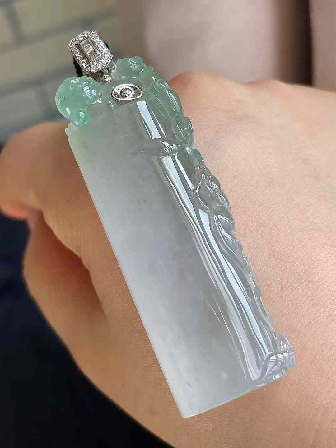 1165547 翡翠高冰印章無事牌吊墜