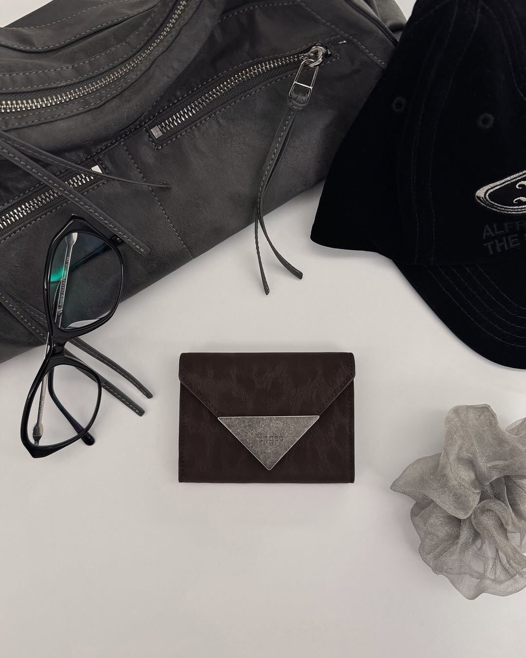 <秋冬新色🤎> Fennec 金屬漆面三折皮夾 棕色豹紋