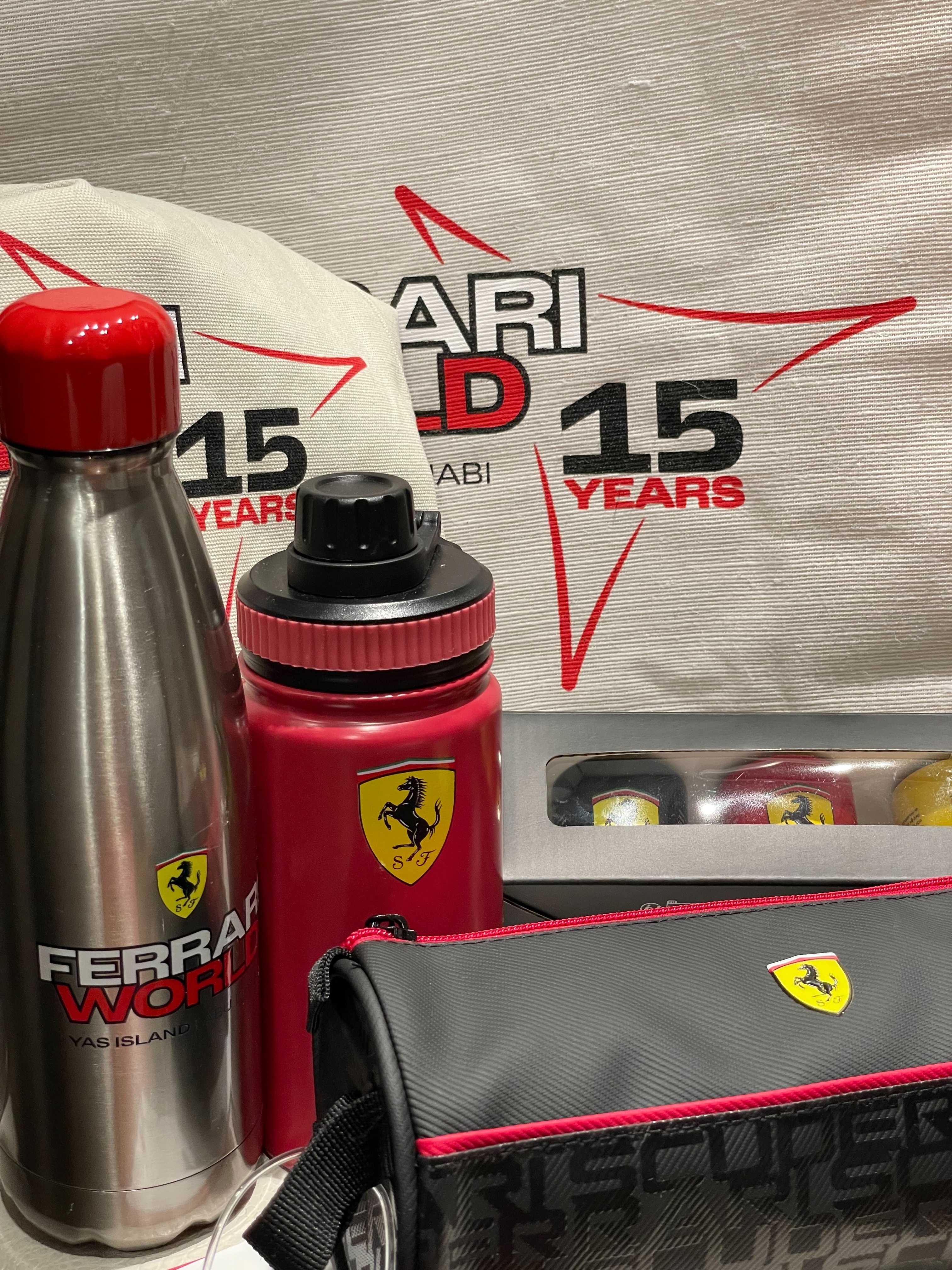 阿布達比法拉利樂園周邊