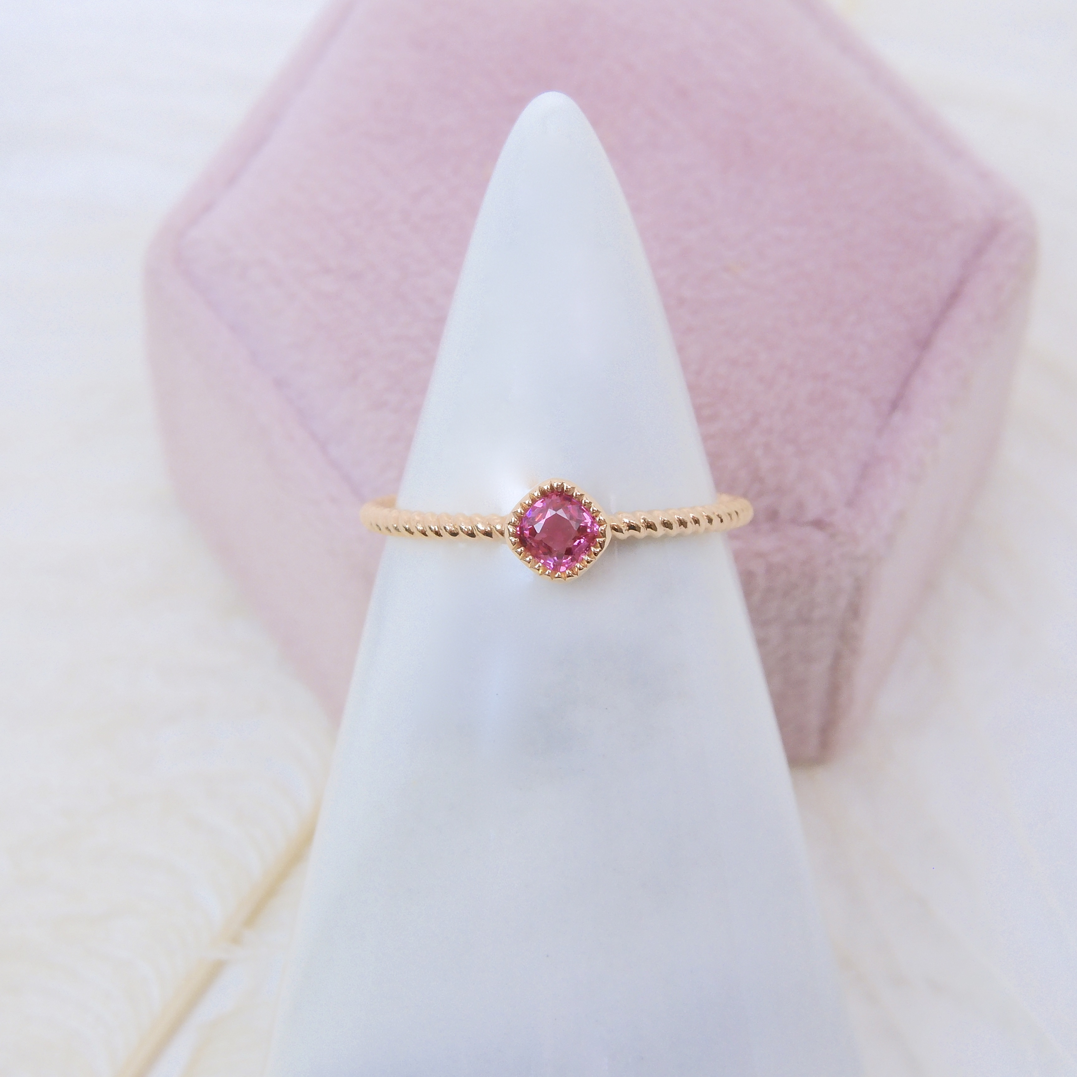 18K Gold 0.17ct Spinel Ring